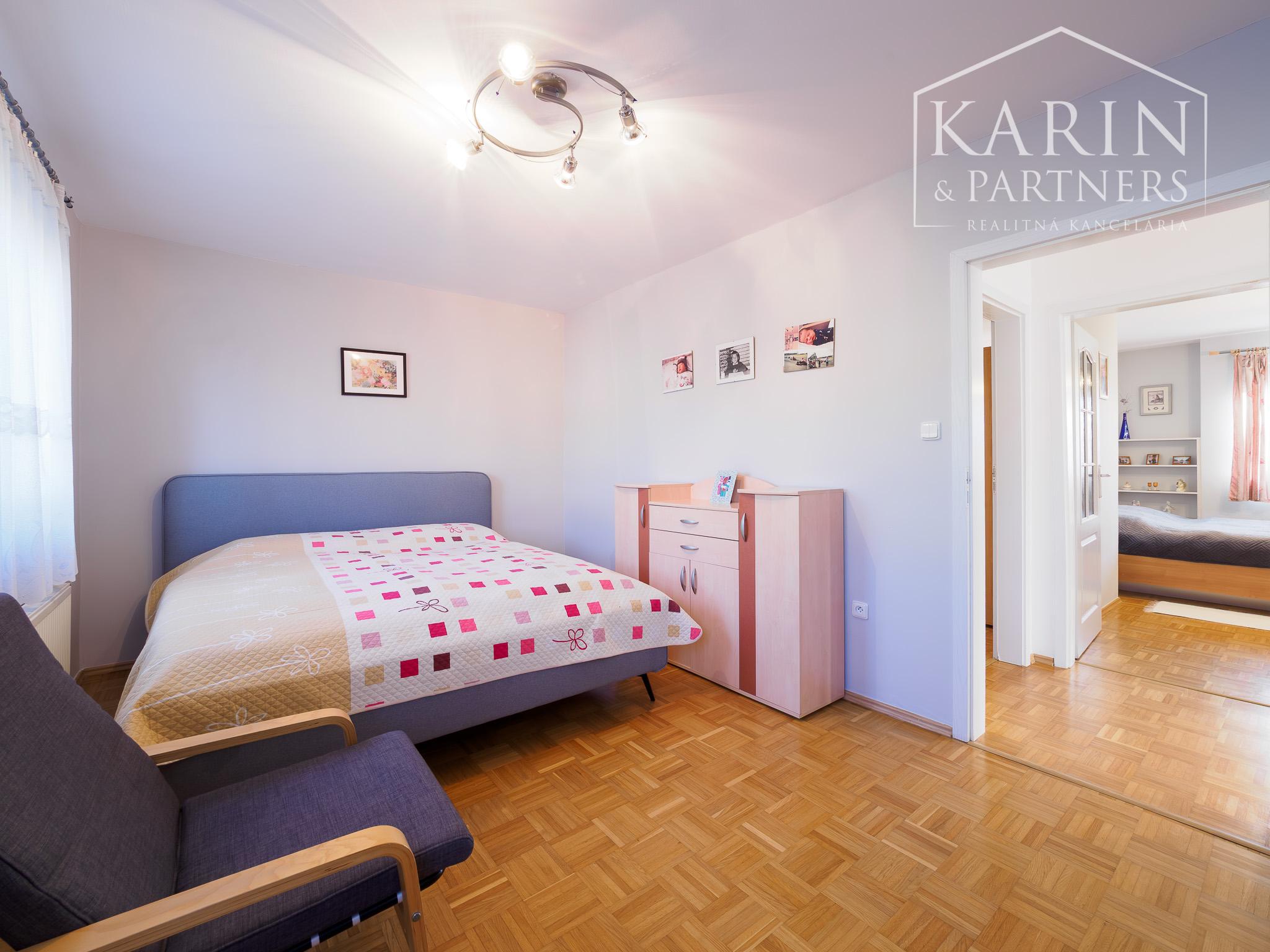 Na predaj rodinný dom s dvoma garážami a záhradným ateliérom, Šamorín-Mliečno