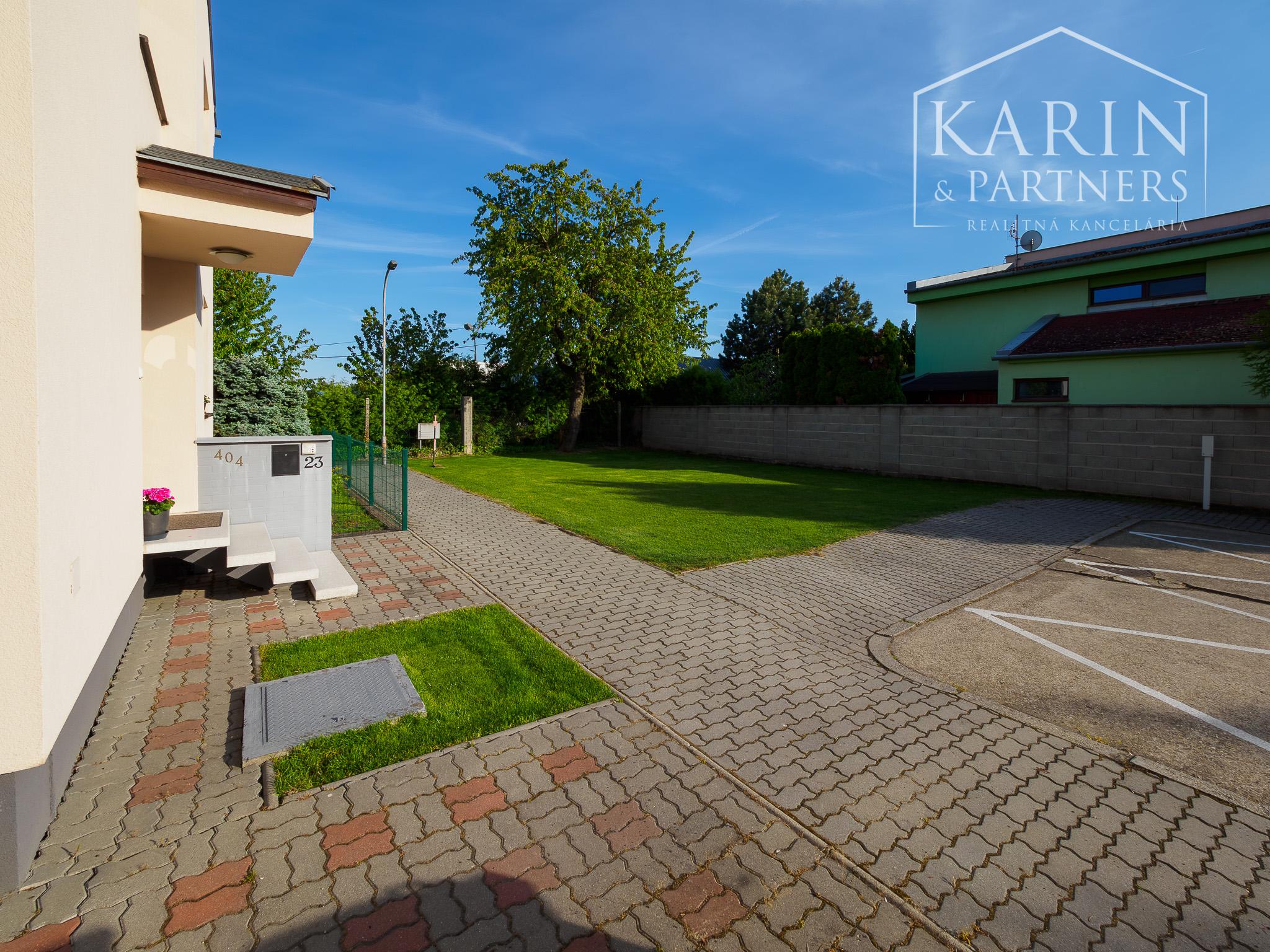 Na predaj rodinný dom s dvoma garážami a záhradným ateliérom, Šamorín-Mliečno