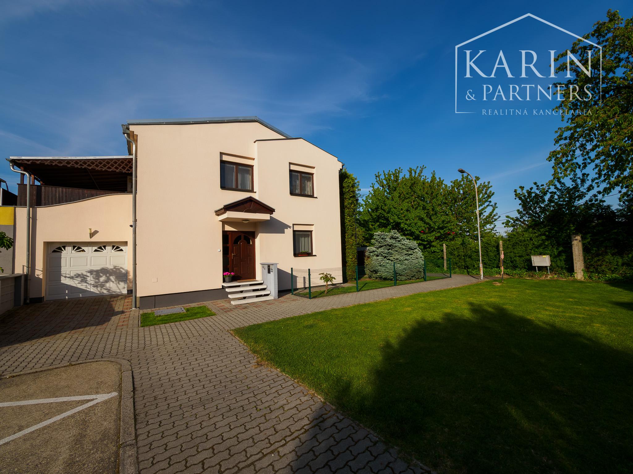 Na predaj rodinný dom s dvoma garážami a záhradným ateliérom, Šamorín-Mliečno