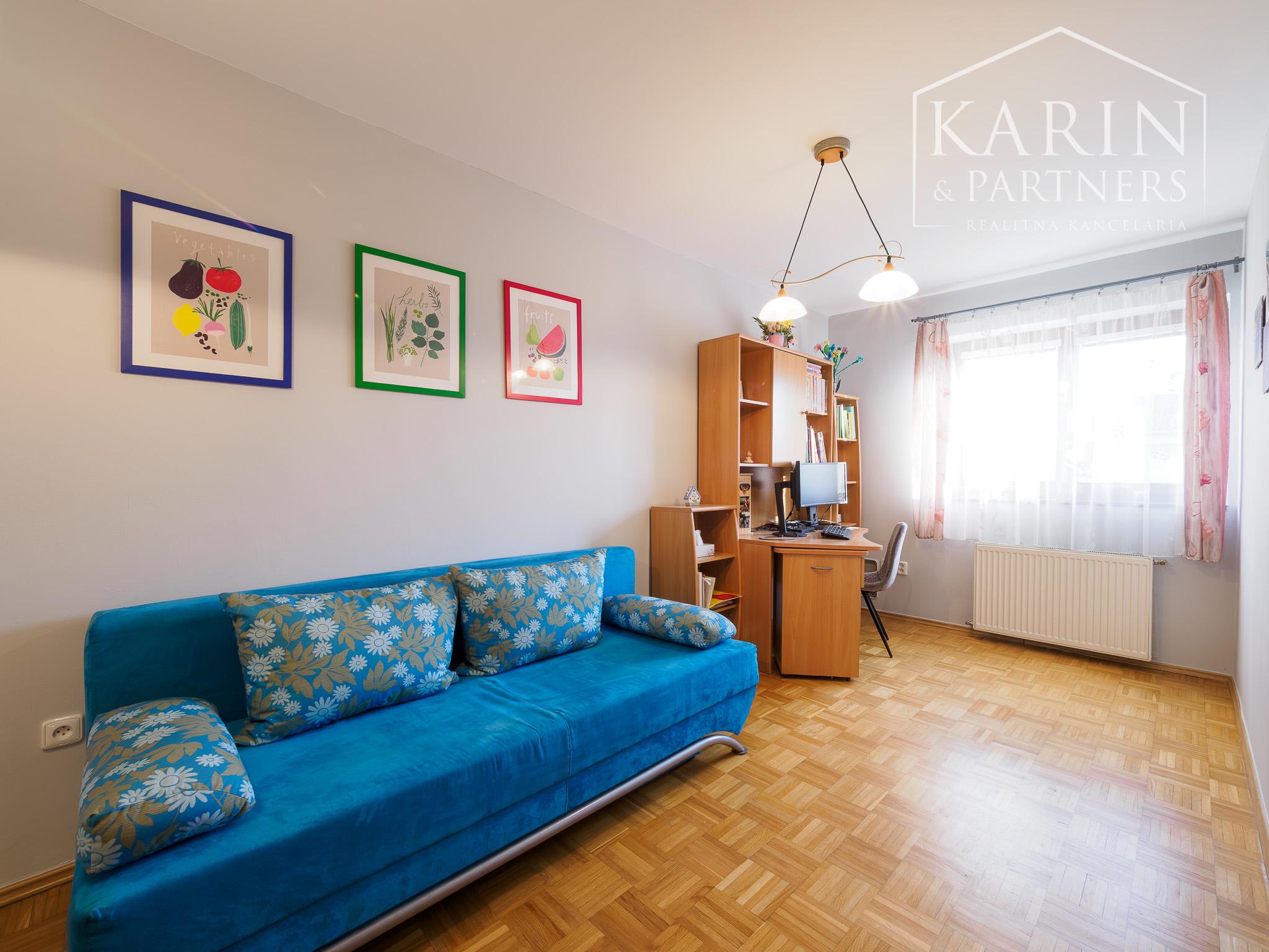 Na predaj rodinný dom s dvoma garážami a záhradným ateliérom, Šamorín-Mliečno