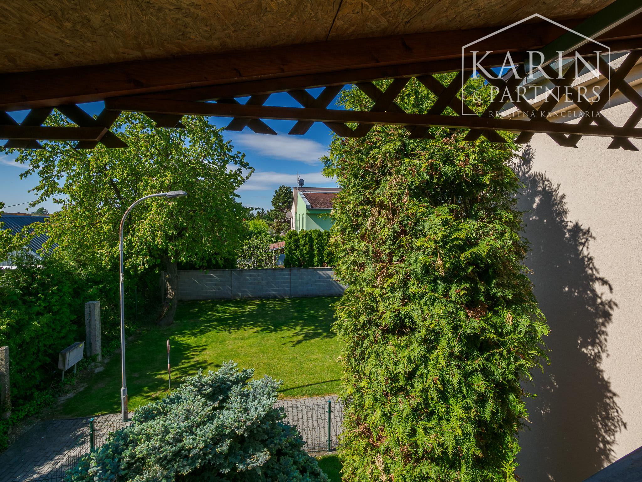 Na predaj rodinný dom s dvoma garážami a záhradným ateliérom, Šamorín-Mliečno