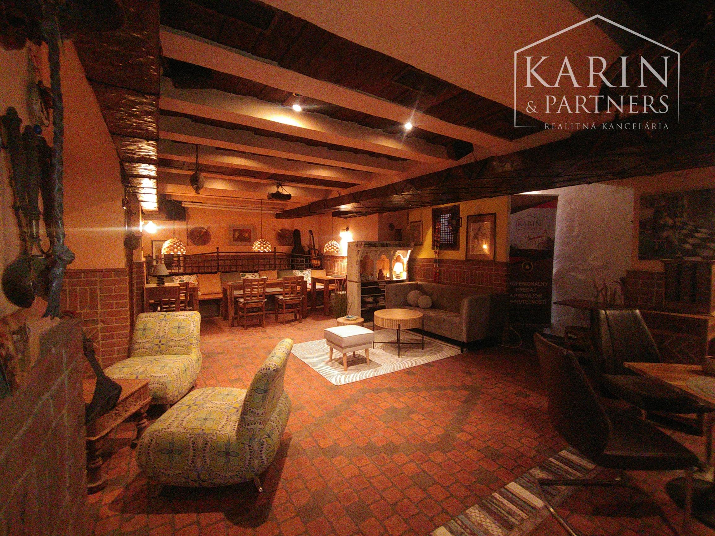Privátny Lounge! Prenájom viacúčelový priestor 80 m2 s kuchyňou/ WC/ sprchou a parkovaním, BA I., Staré Mesto.