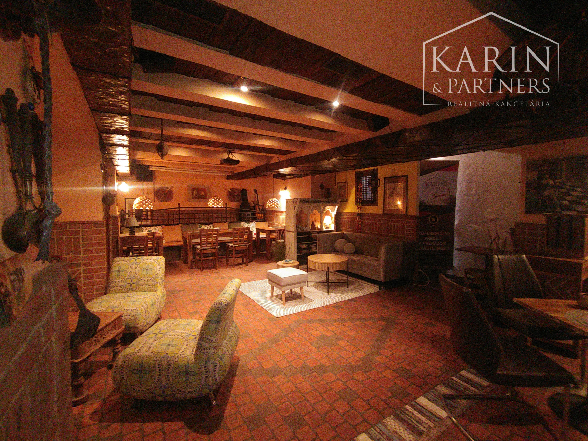 Privátny Lounge! Prenájom viacúčelový priestor 80 m2 s kuchyňou/ WC/ sprchou a parkovaním, BA I., Staré Mesto.