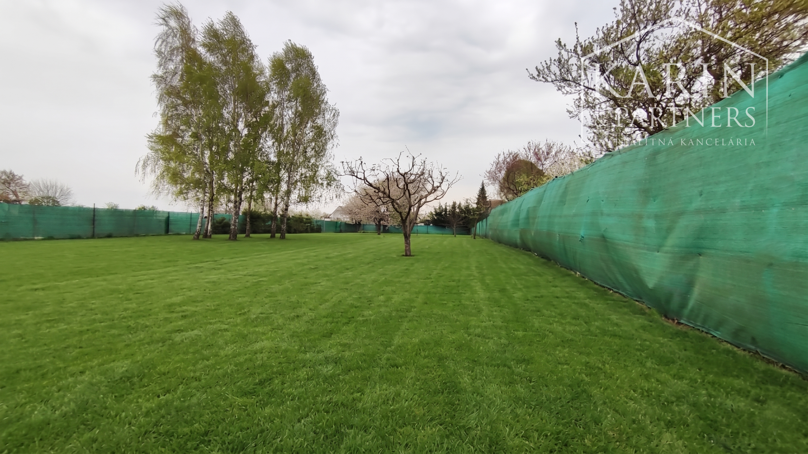 NA PREDAJ: stavebný pozemok cca.1600m2, Palárikovo Ľudovítov