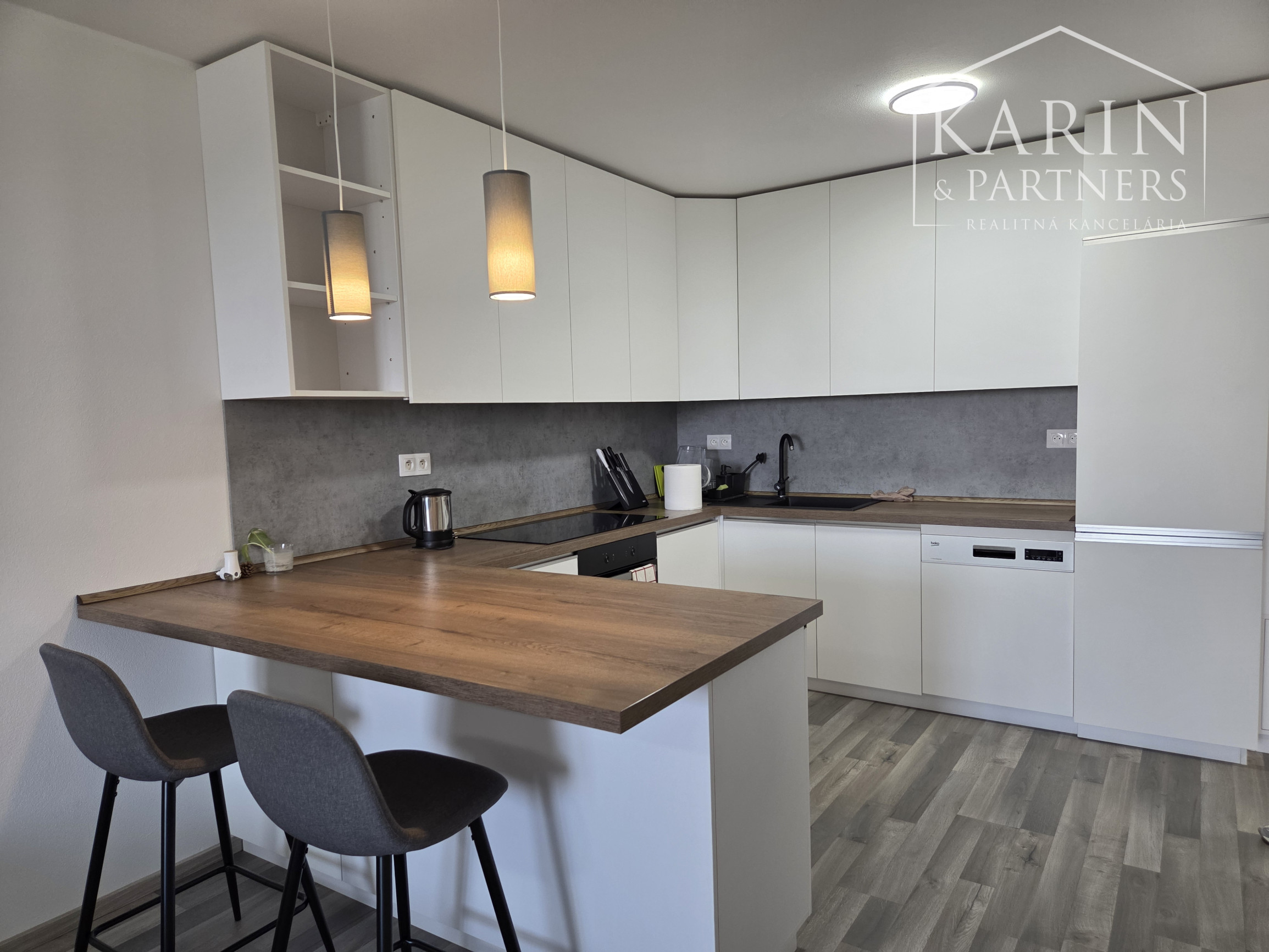 Prenájom 2 izbový byt s parkovaním, Pri smaltovni, Bratislava-Petržalka