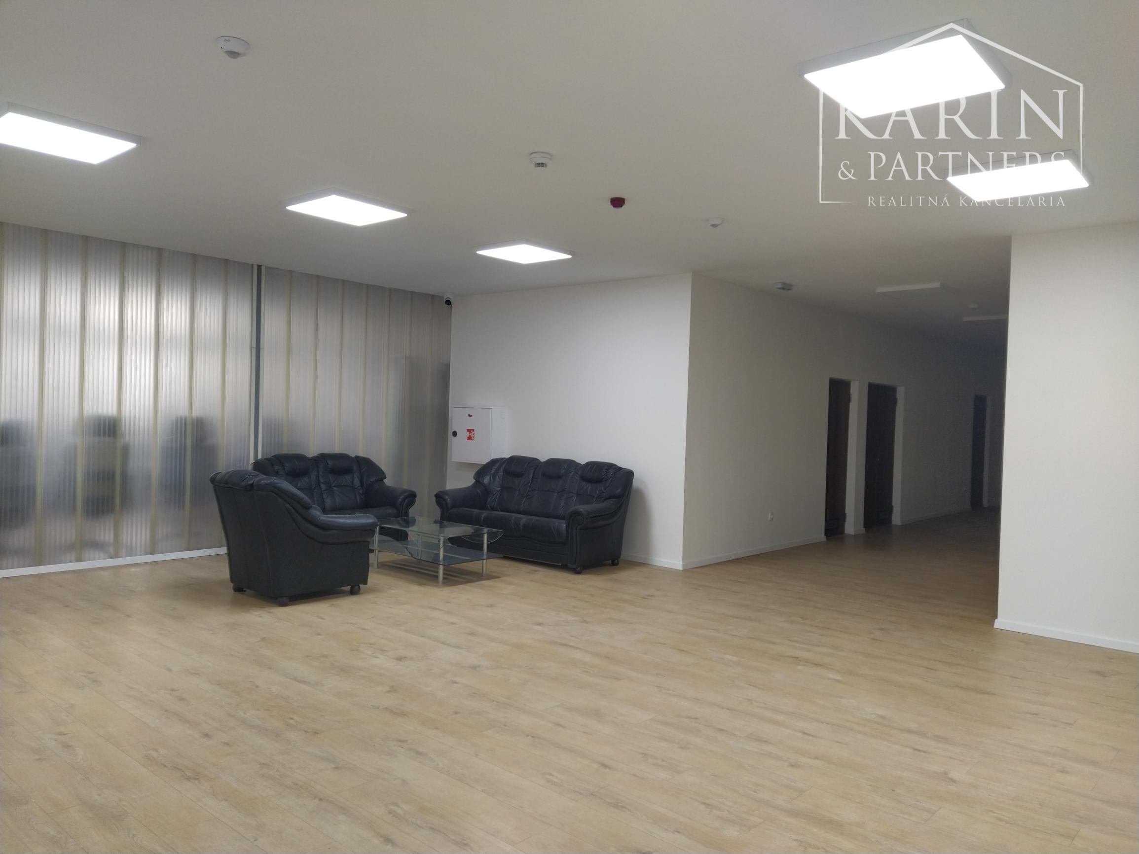 Prenájom dvojkancelária/ viacúčelové miestnosti s umývadlom 25,5m2 , ul. Polianky, BA IV., Dúbravka.