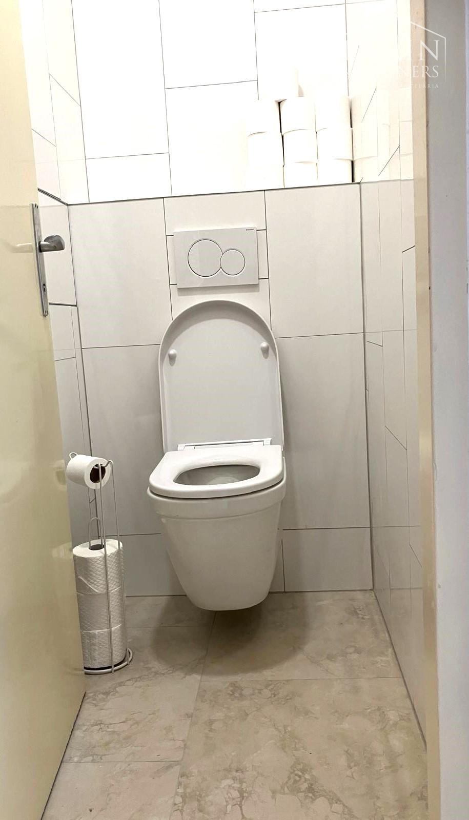 PRENÁJOM - Priestranný 4-izbový byt s panoramatickým výhľadom v centre Hainburgu