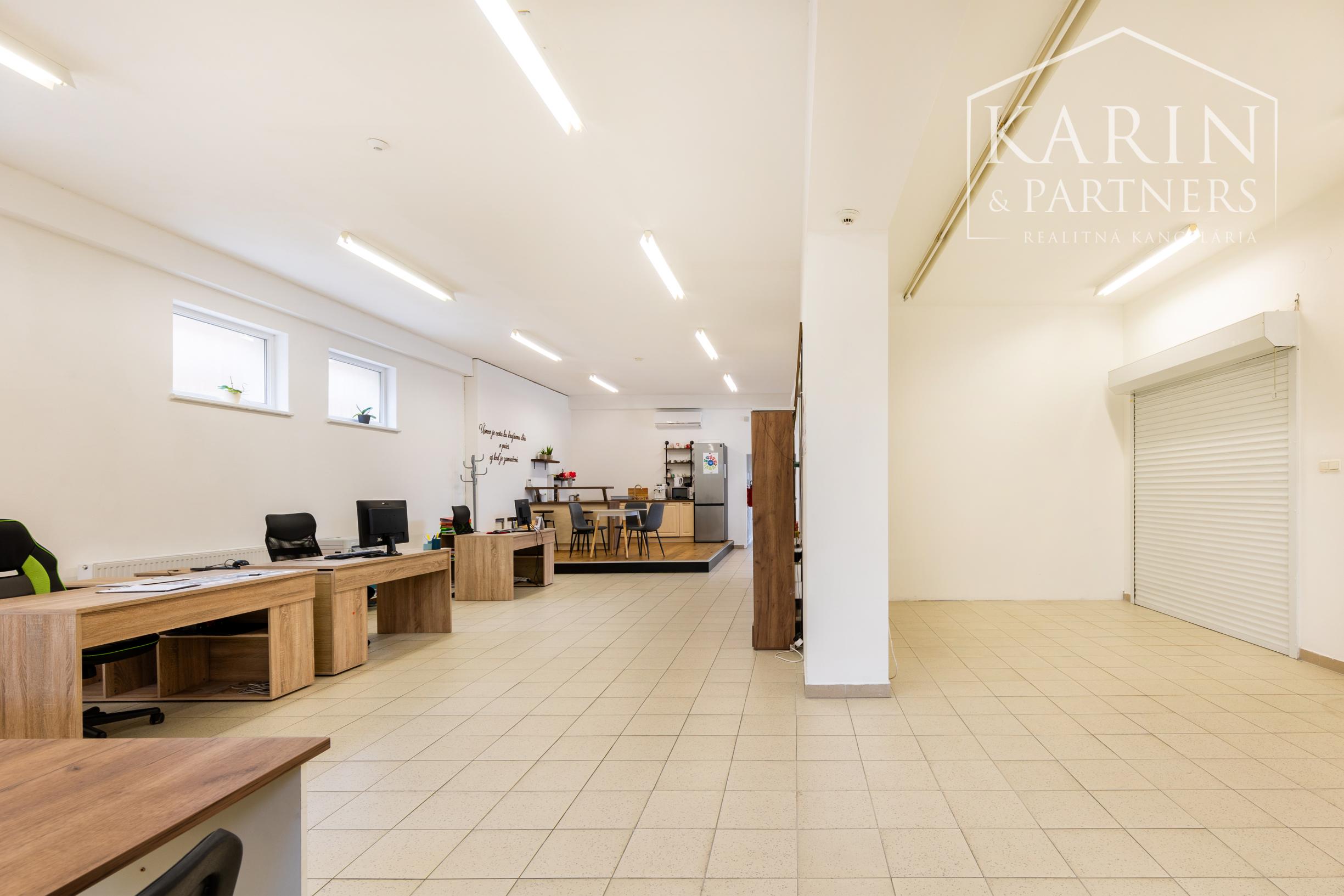 MULTIFUNKČNÝ PRIESTOR: KANCELÁRIE ŠKOLIACI PRIESTOR +OPEN SPACE+LOGISTIKA