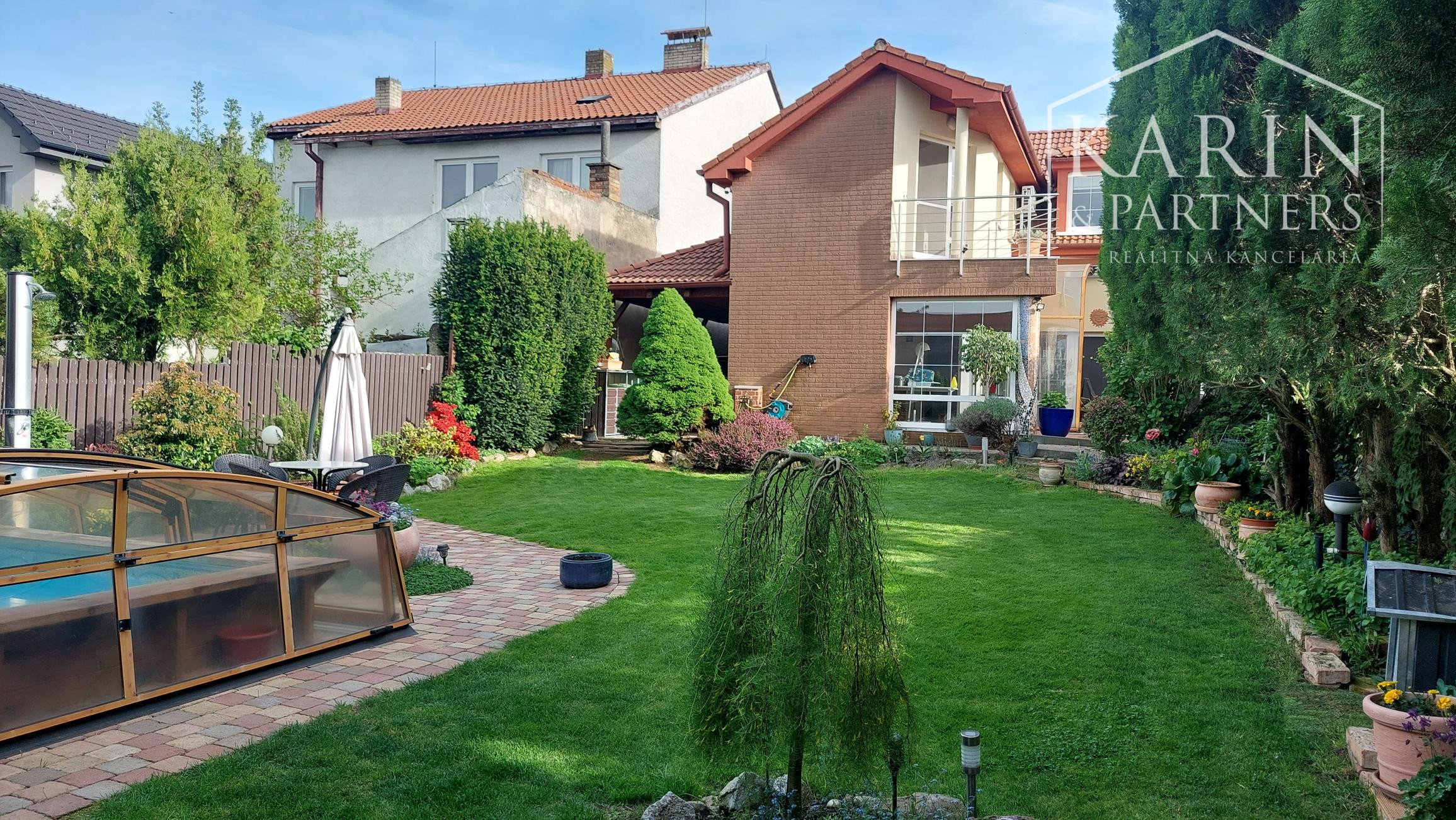 STUPAVA - Rodinný dom s atmosférou  - 5 izieb, záhrada, záhradný domček, bazén, parkovanie