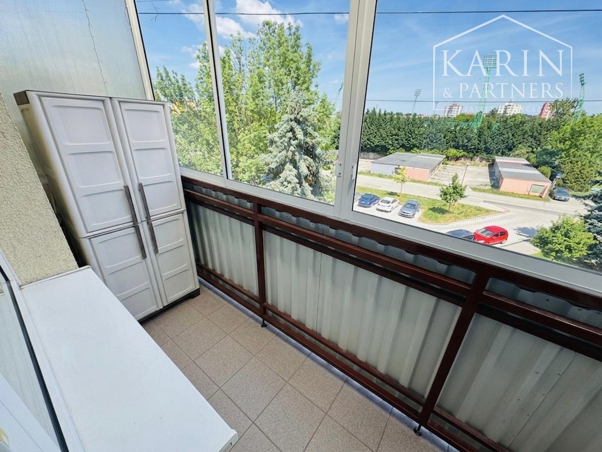 PRIESTRANNÝ 3,5-IZBOVÝ BYT S KLIMATIZÁCIOU A 2 BALKÓNMI V SKALICI