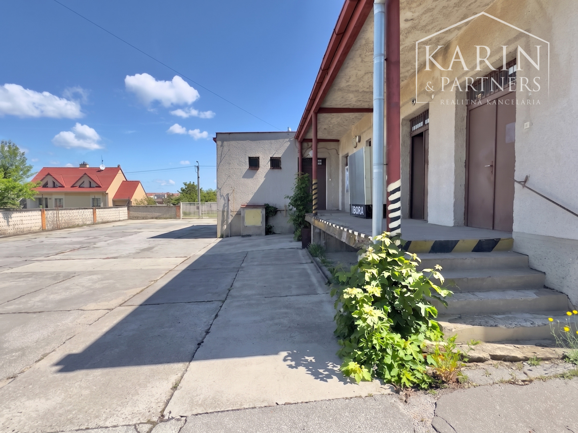 Prenájom priestorov a skladov na podnikanie, na sídlisku SNP, Skalica