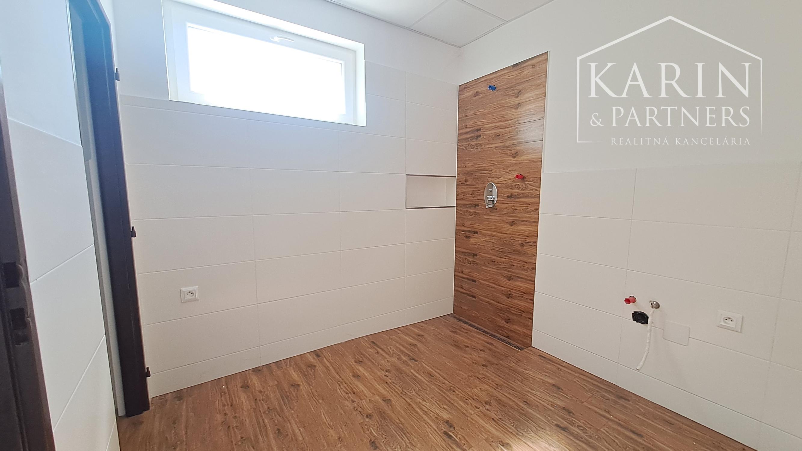 Prenájom kancelársko - obchodné priestory 208 m2, Piešťany