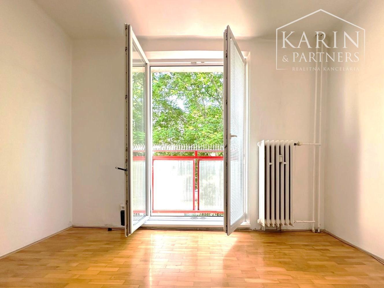 3-izbový byt s dvomi balkónmi v centre Nitry – Párovská ulica