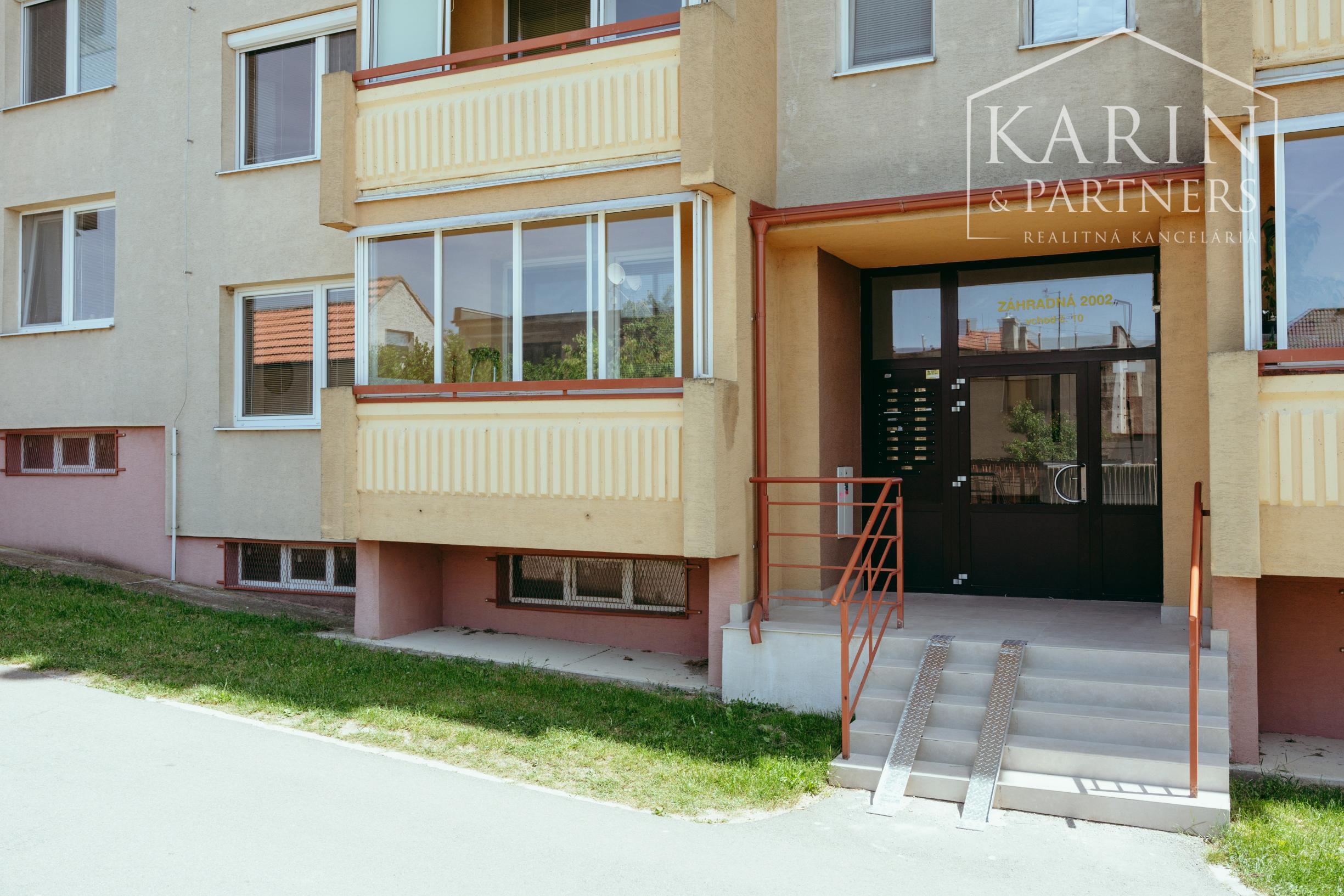 KOMPLETNE ZREKONŠTRUOVANÝ MODERNÝ 3-IZBOVÝ BYT