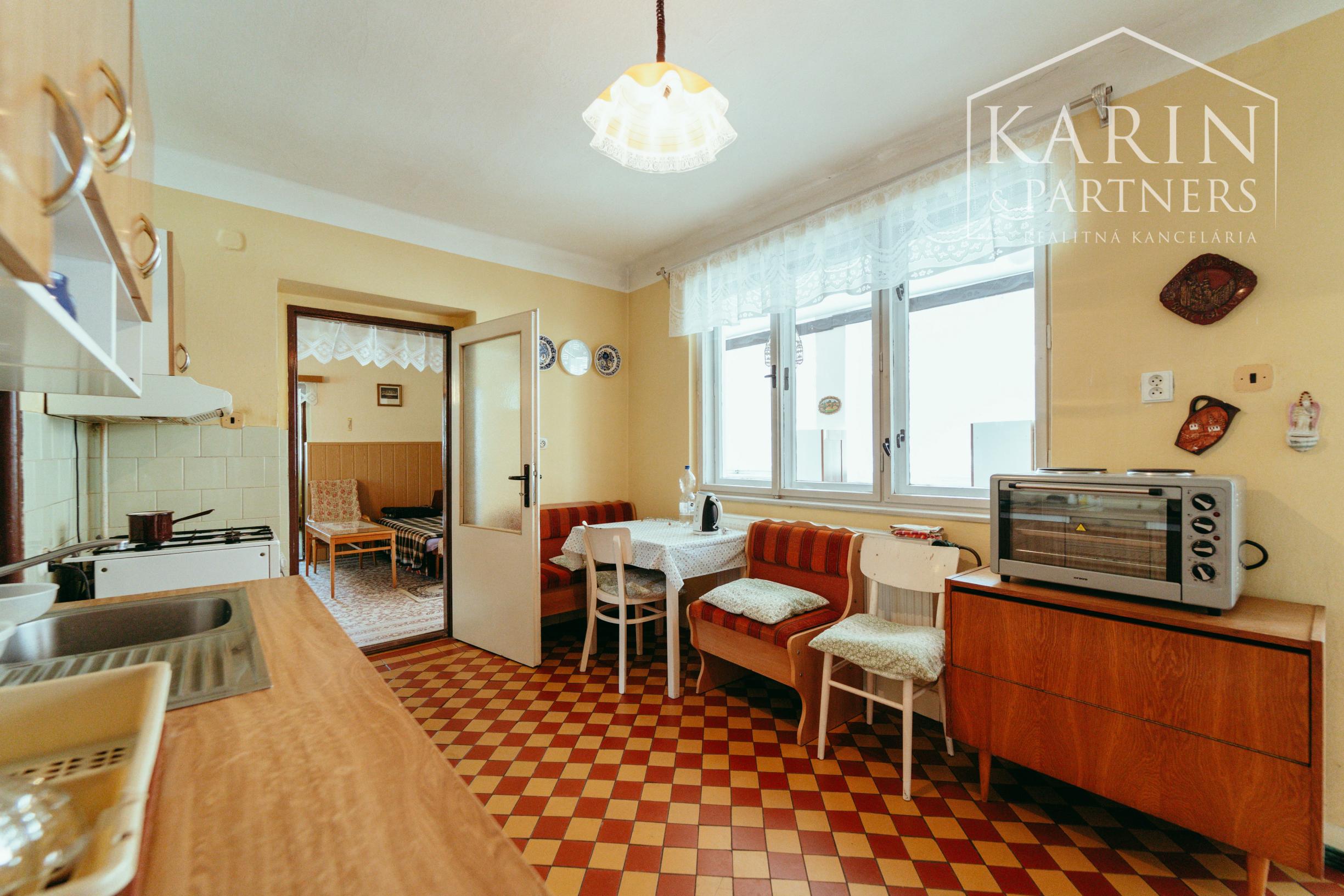 POCTIVÝ 3i TEHLOVÝ DOM V TOP PÔVODNOM STAVE, POZEMOK 1129m²