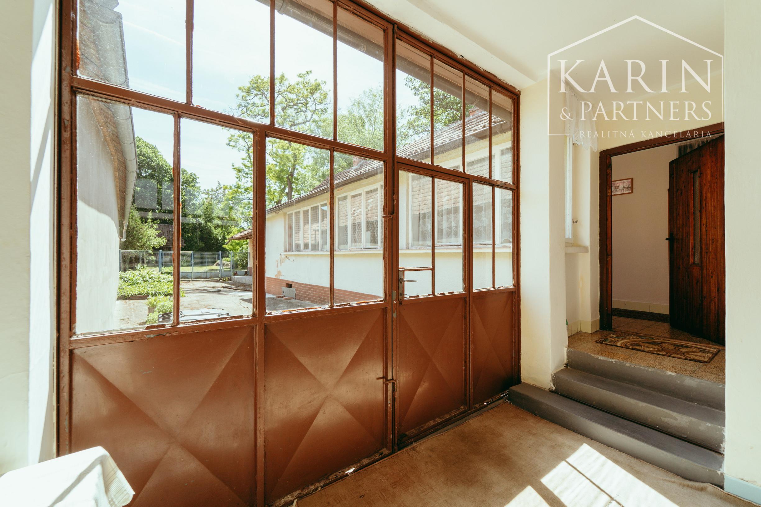 POCTIVÝ 3i TEHLOVÝ DOM V TOP PÔVODNOM STAVE, POZEMOK 1129m²