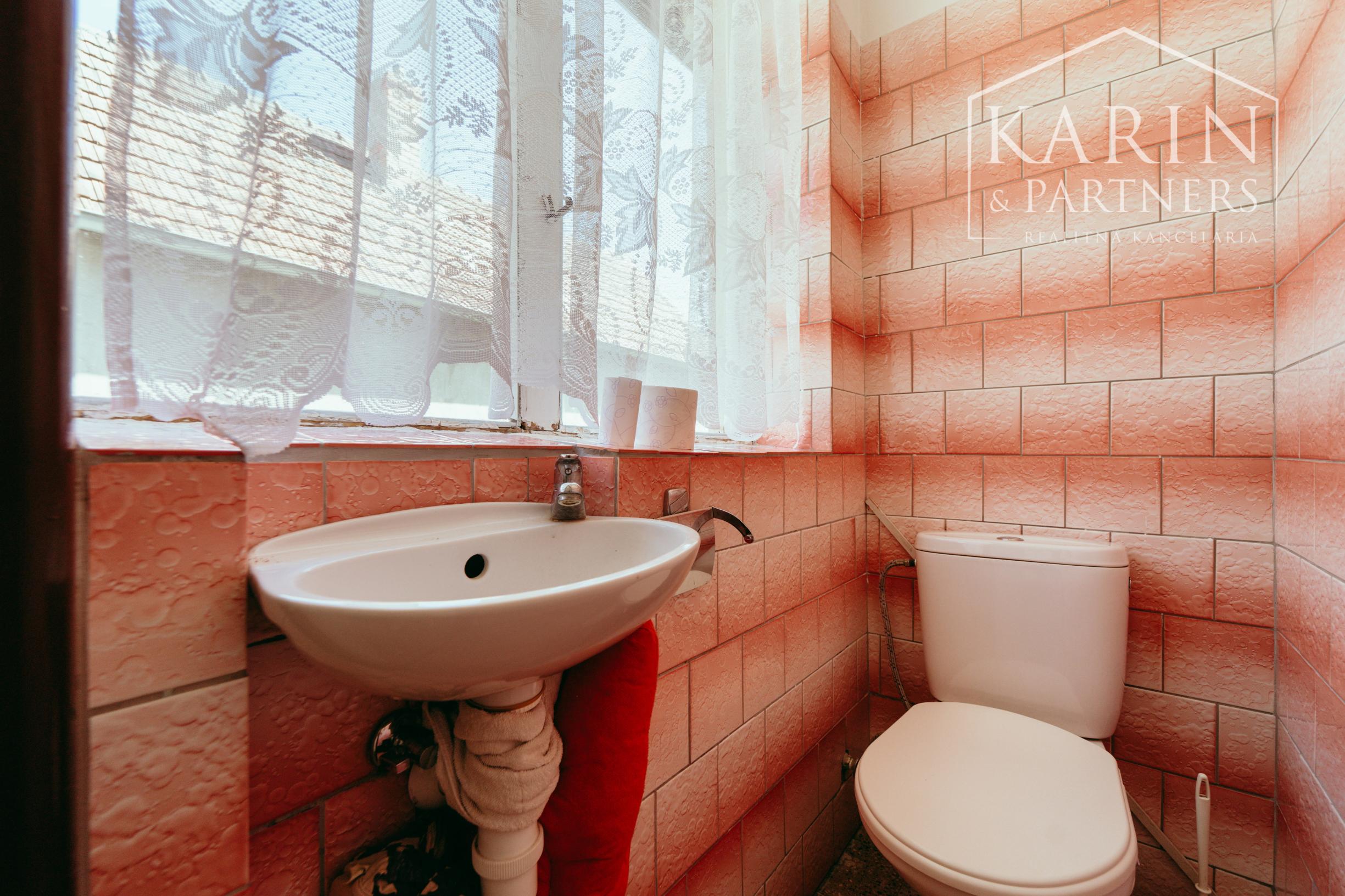 POCTIVÝ 3i TEHLOVÝ DOM V TOP PÔVODNOM STAVE, POZEMOK 1129m²