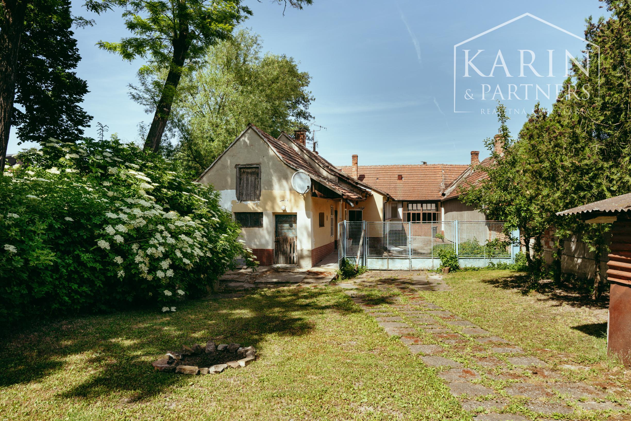 POCTIVÝ 3i TEHLOVÝ DOM V TOP PÔVODNOM STAVE, POZEMOK 1129m²