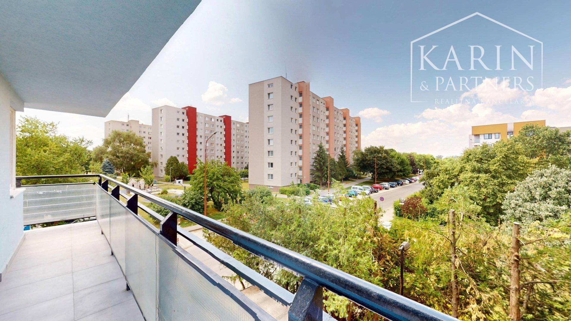 Priestranný 3i byt s balkónom a loggiou v Šamoríne
