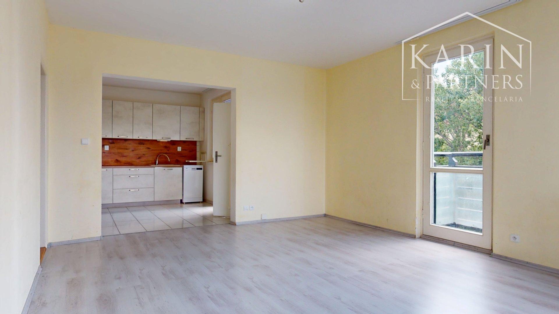 Priestranný 3i byt s balkónom a loggiou v Šamoríne