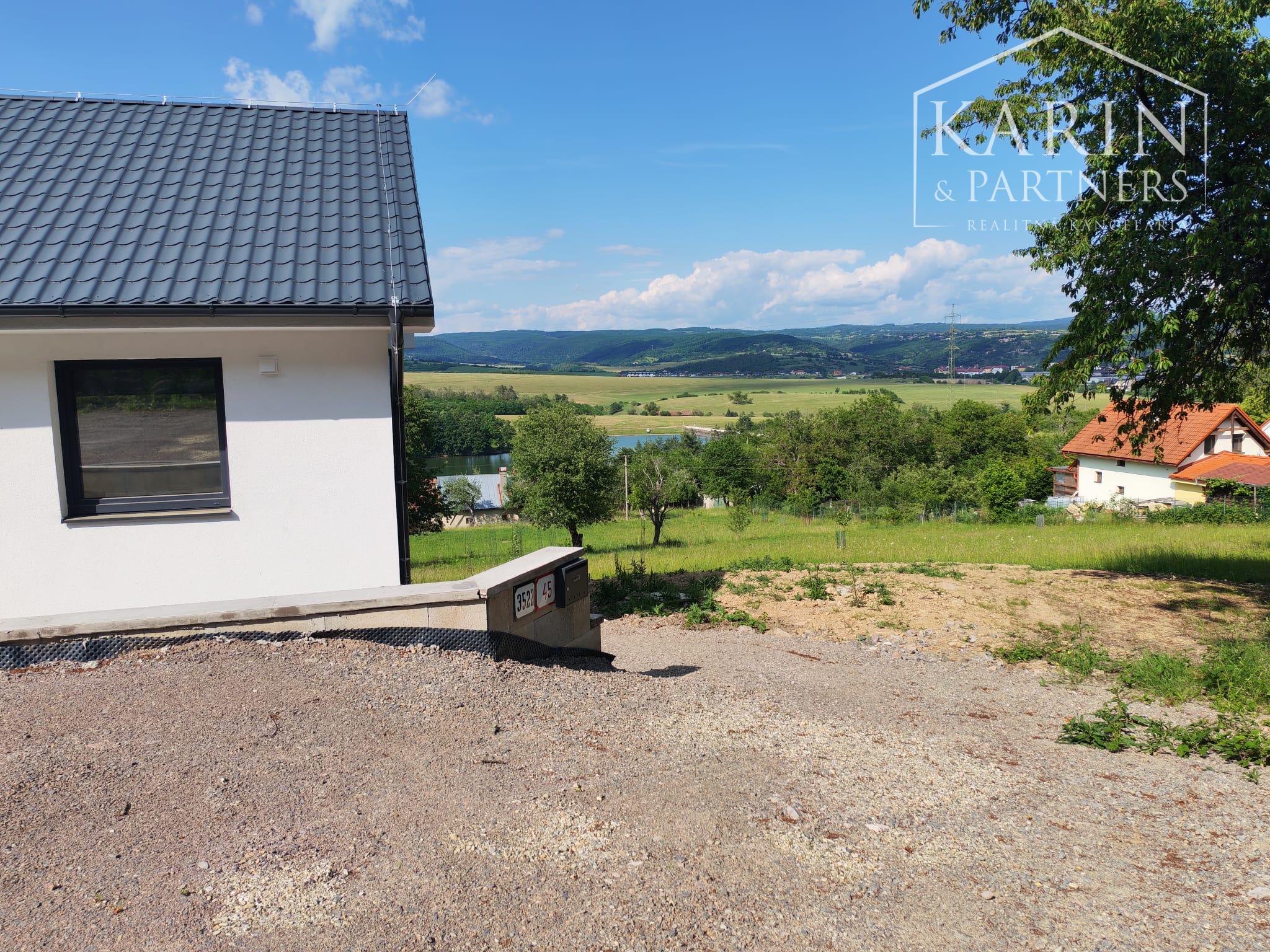 Úplne nová 3-izbová novostavba s panoramatickým výhľadom na priehradu na prenájom