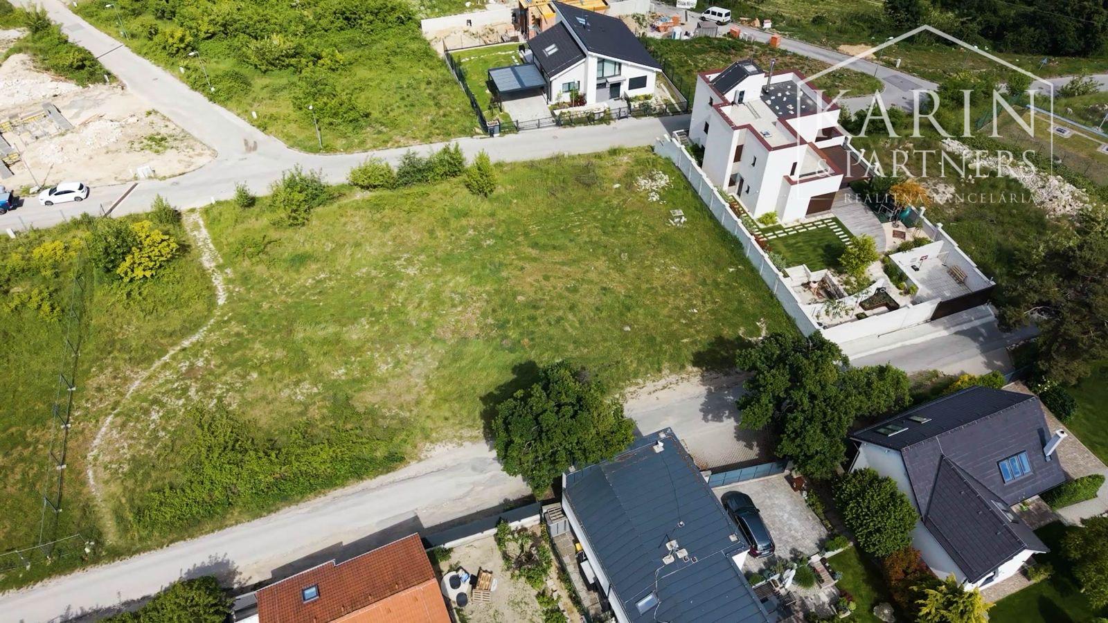 Predaj- exkluzívny stavebný pozemok v prestížnej lokalite Nová Koliba – Bratislava, Vinohrady