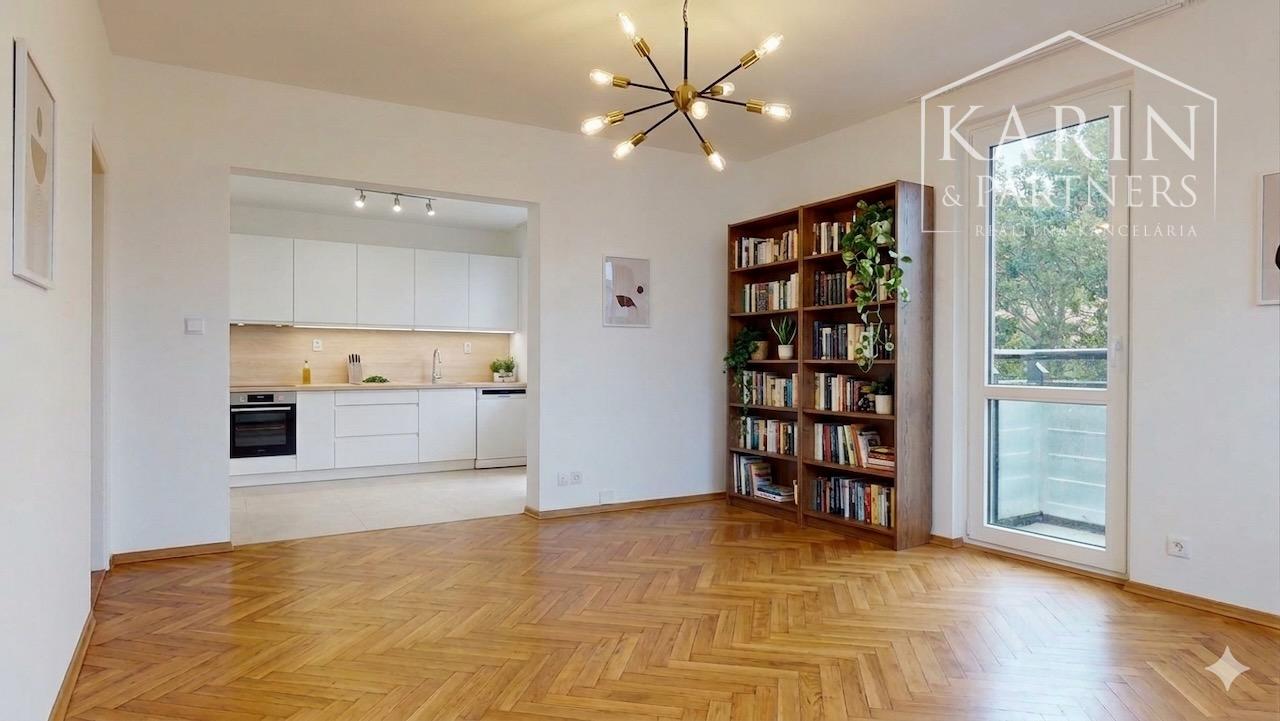 Priestranný 3i byt s balkónom a loggiou v Šamoríne