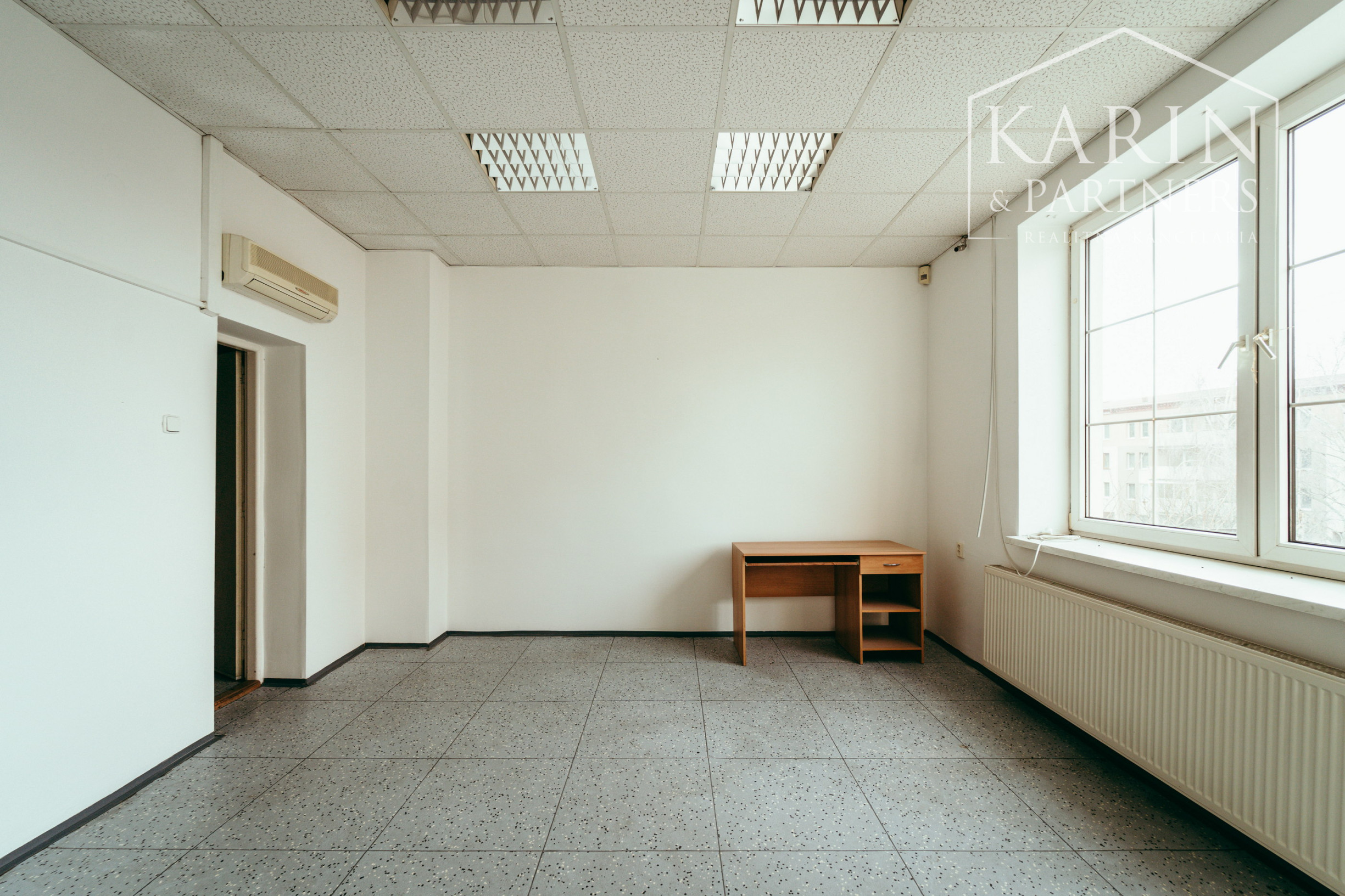 PRENÁJOM: PODNIKATEĽSKÝ OBJEKT V CENTRE HOLÍČA (260 m²)