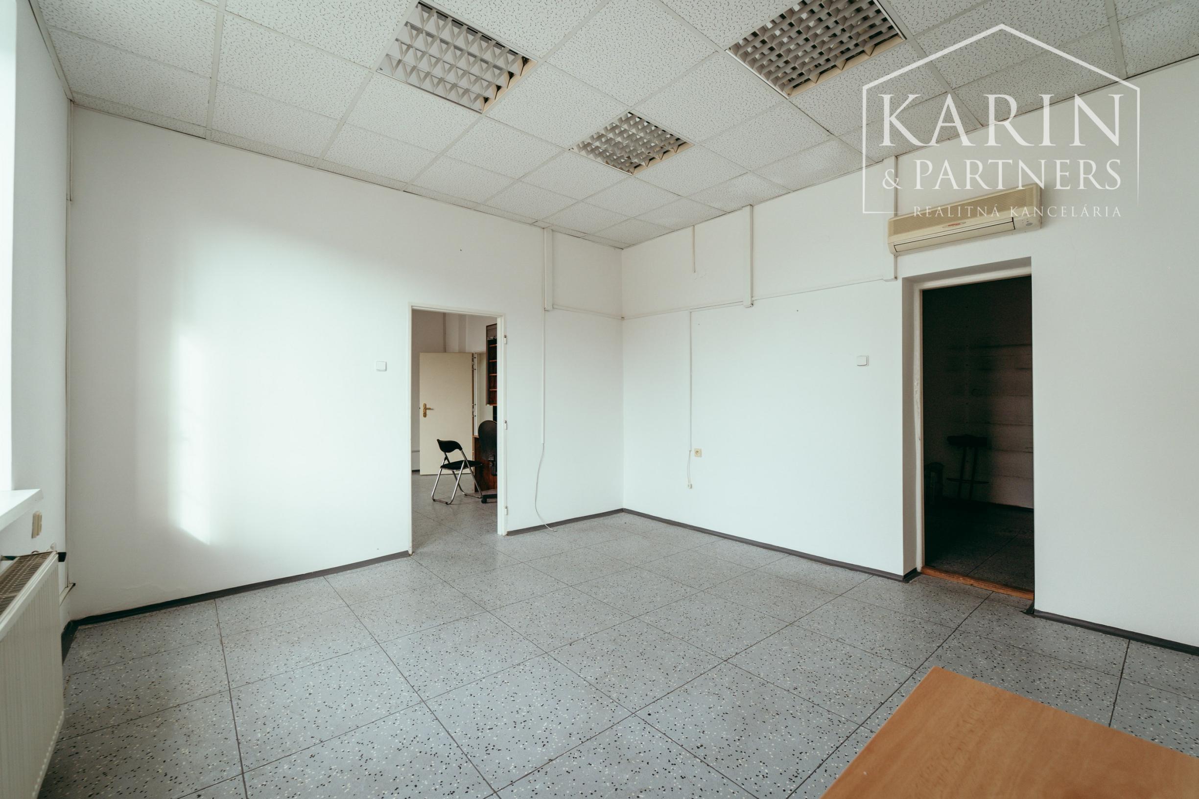 PRENÁJOM: PODNIKATEĽSKÝ OBJEKT V CENTRE HOLÍČA (260 m²)