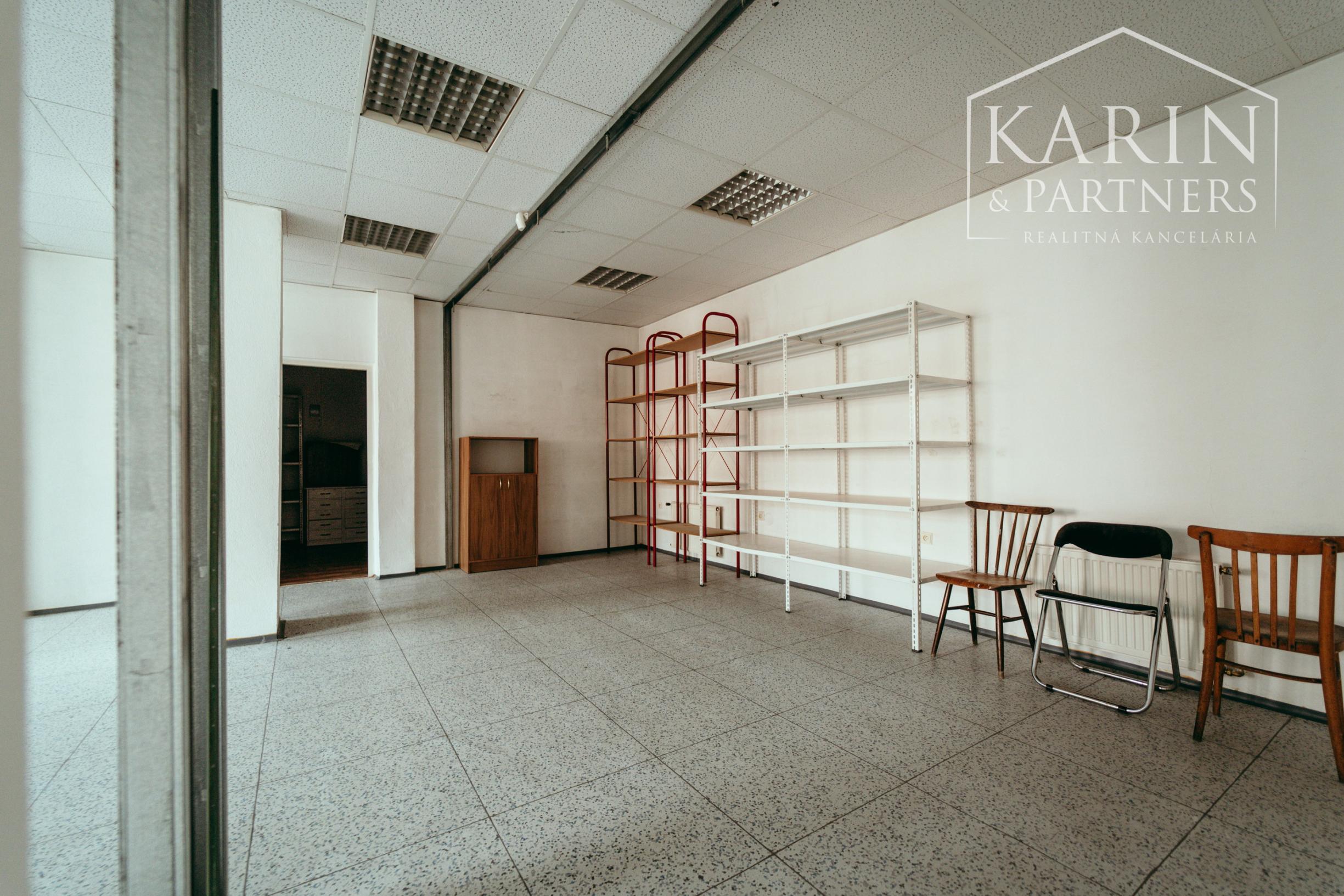 PRENÁJOM: PODNIKATEĽSKÝ OBJEKT V CENTRE HOLÍČA (260 m²)