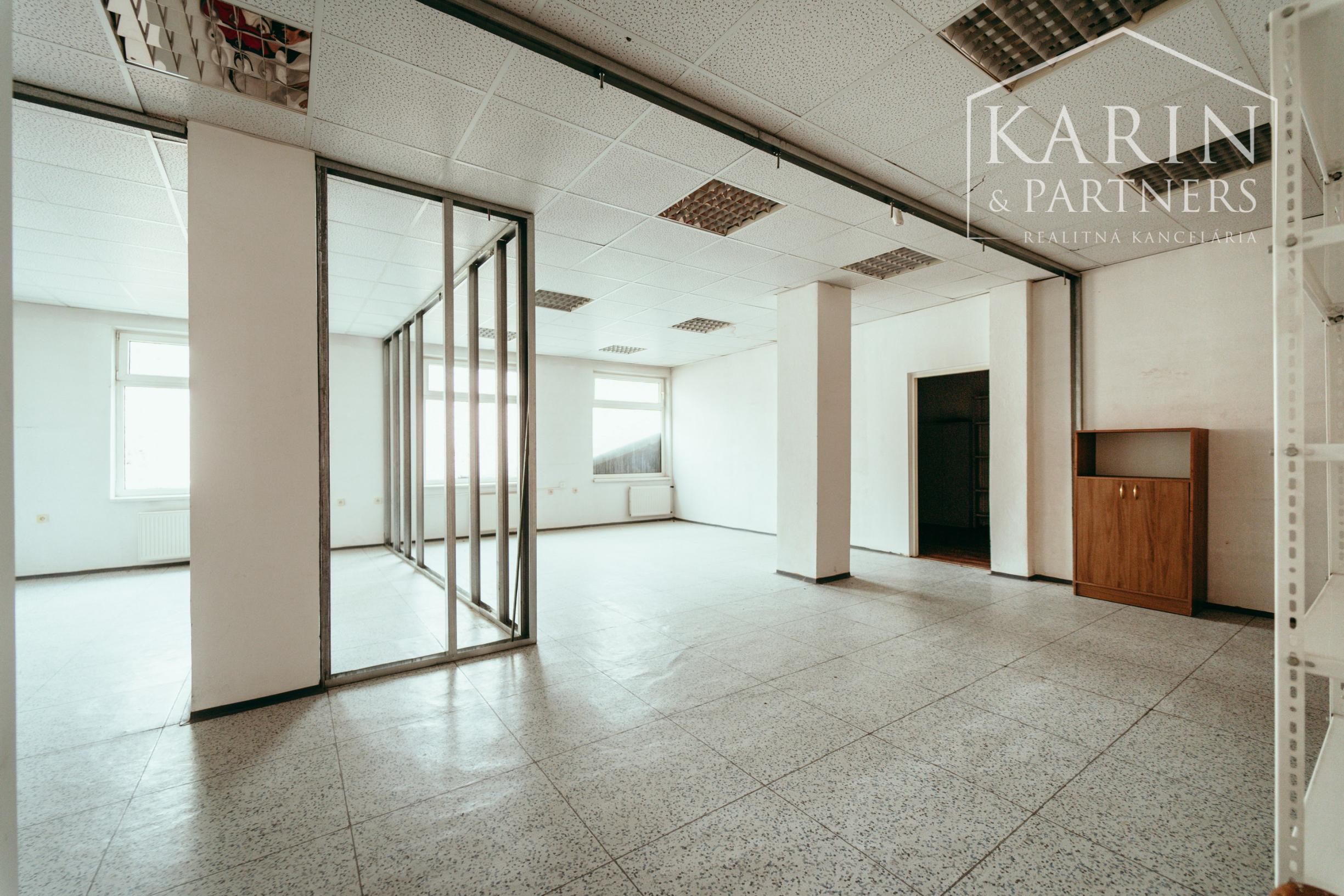 PRENÁJOM: PODNIKATEĽSKÝ OBJEKT V CENTRE HOLÍČA (260 m²)