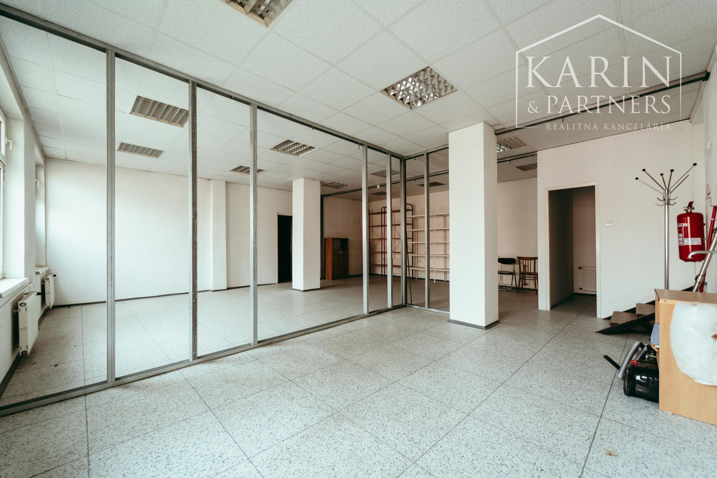 PRENÁJOM: PODNIKATEĽSKÝ OBJEKT V CENTRE HOLÍČA (260 m²)