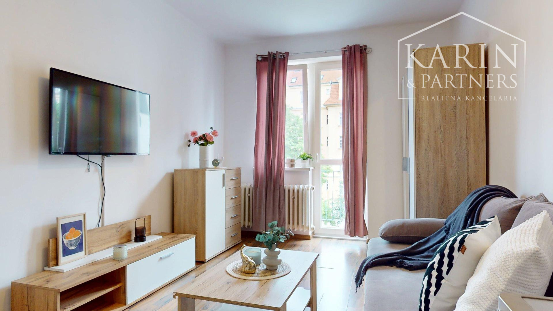 KOMPLETNE ZARIADENÝ 2I BYT S BALKÓNOM A PARKOVACÍM MIESTOM