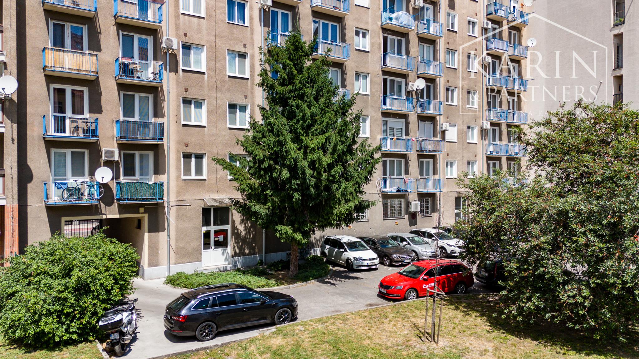 KOMPLETNE ZARIADENÝ 2I BYT S BALKÓNOM A PARKOVACÍM MIESTOM