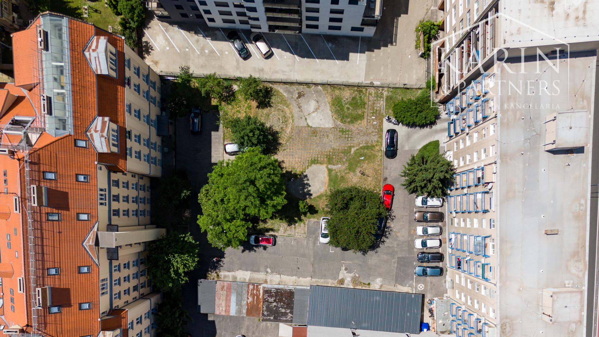 KOMPLETNE ZARIADENÝ 2I BYT S BALKÓNOM A PARKOVACÍM MIESTOM