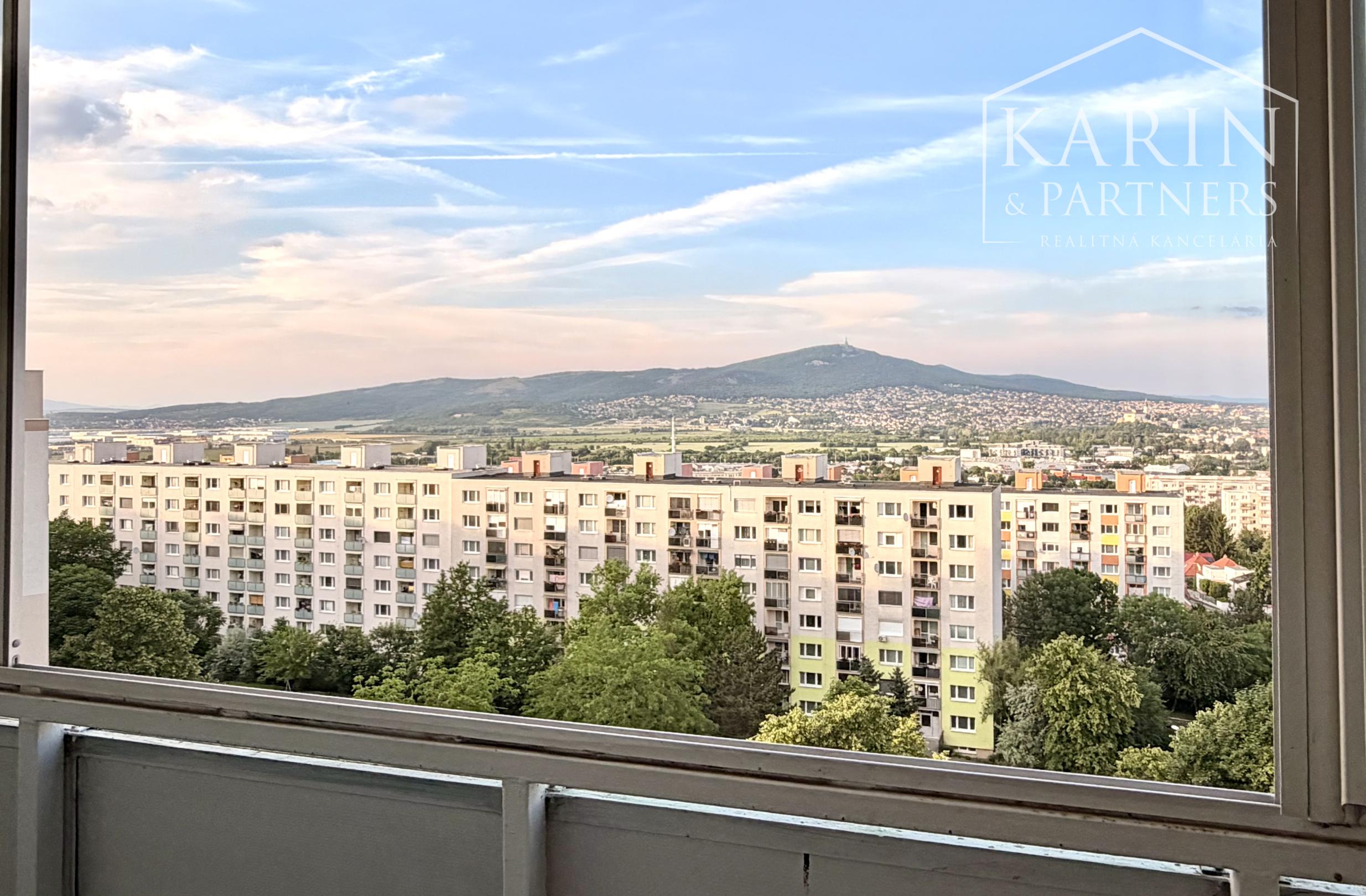 PRENÁJOM/3-izb. byt ,loggia, špajza, klimatizácia, Nitra-Diely