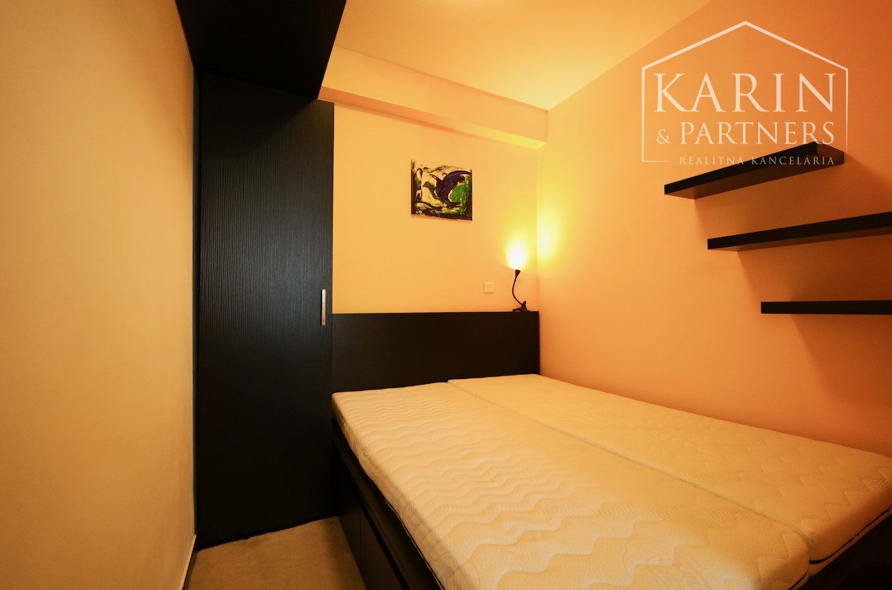 Kompletne zariadený 1,5i byt | Klimatizácia | Loggia | Garáž