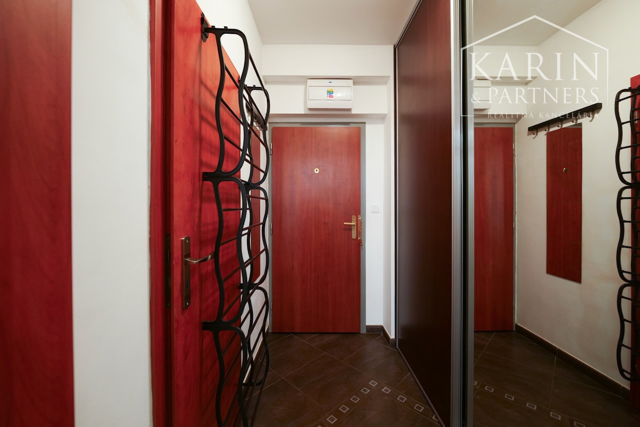 Kompletne zariadený 1,5i byt | Klimatizácia | Loggia | Garáž