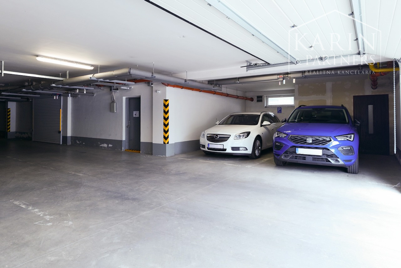 Kompletne zariadený 1,5i byt | Klimatizácia | Loggia | Garáž
