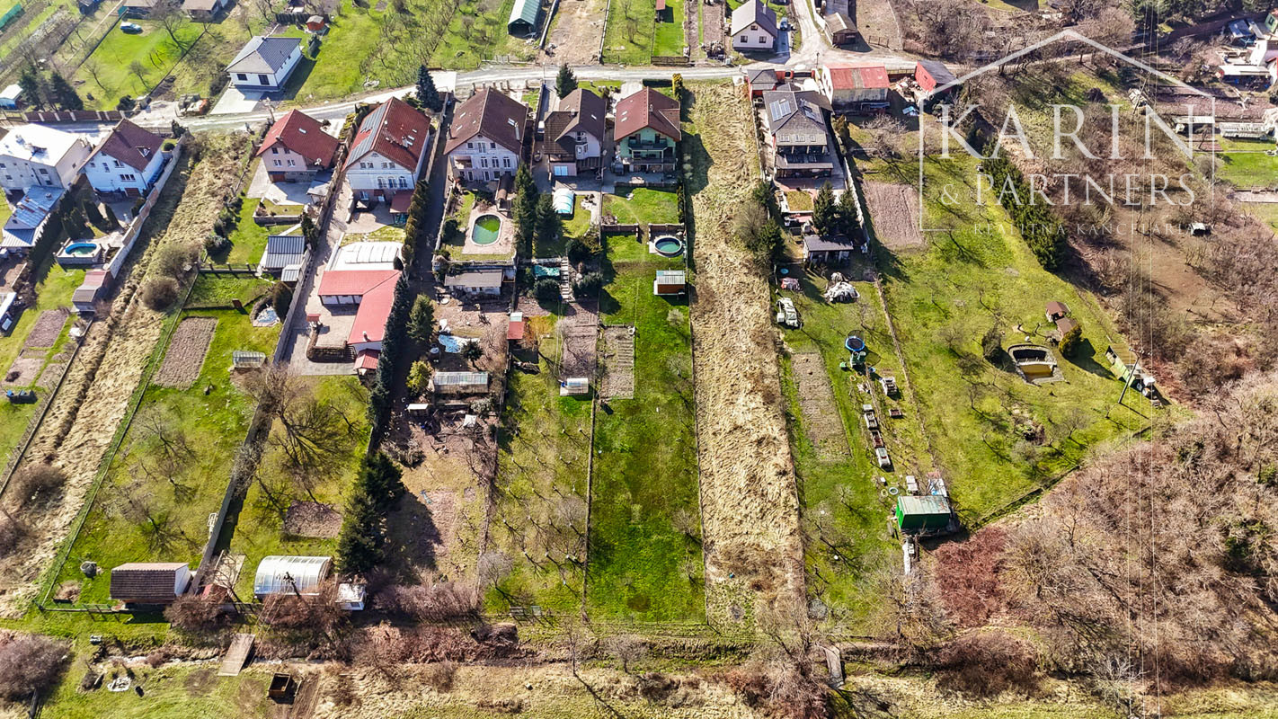 Stavebný pozemok s rozlohou 1758 m² v obci Lošonec.