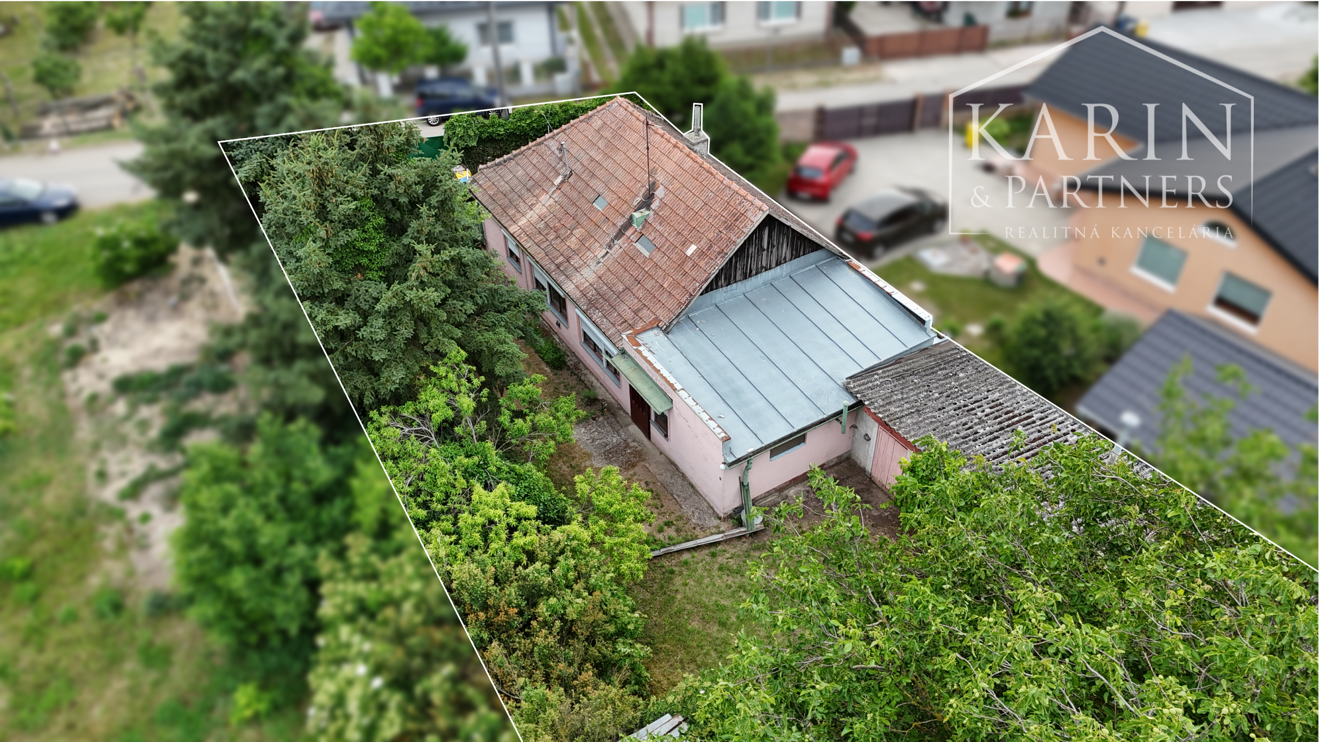 2i tehlový dom s vínnou pivnicou a pozemkom 1250 m²