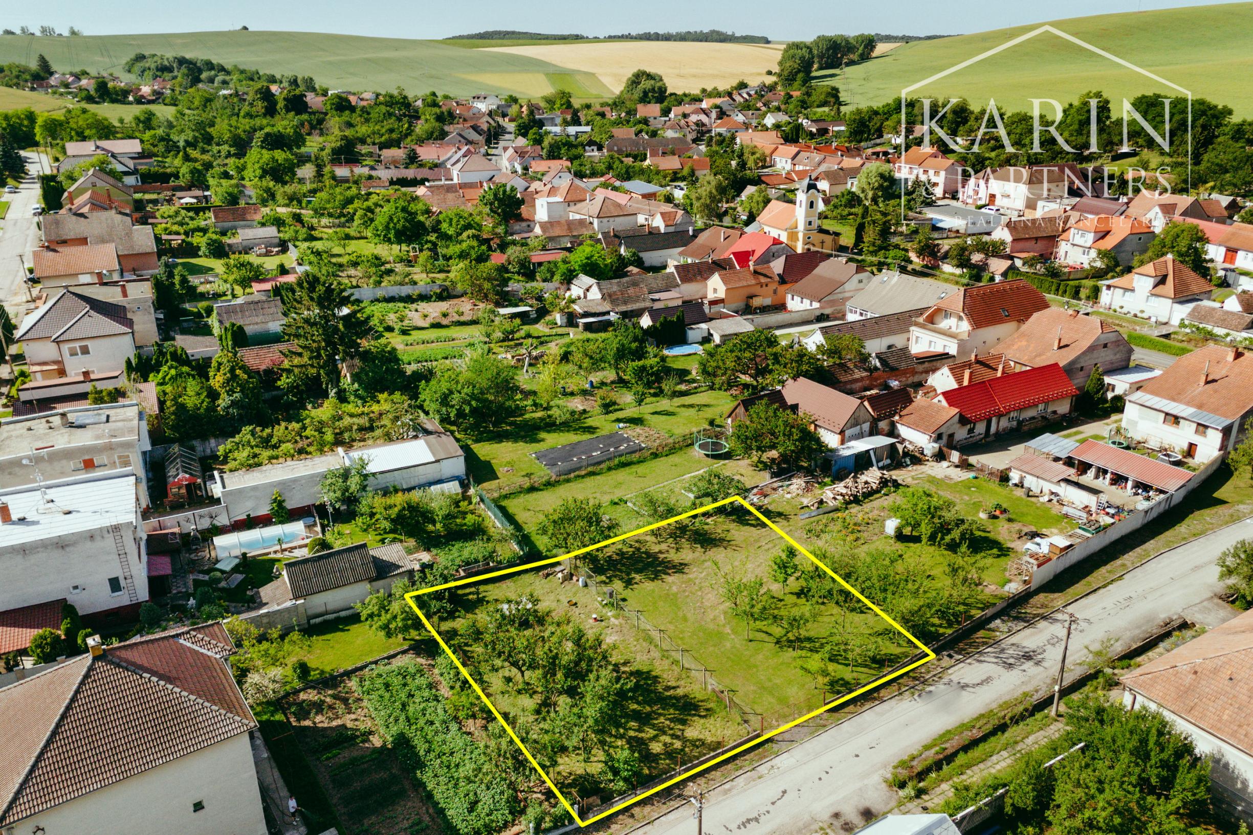 PREDAJ: STAVEBNÝ POZEMOK SO SIEŤAMI