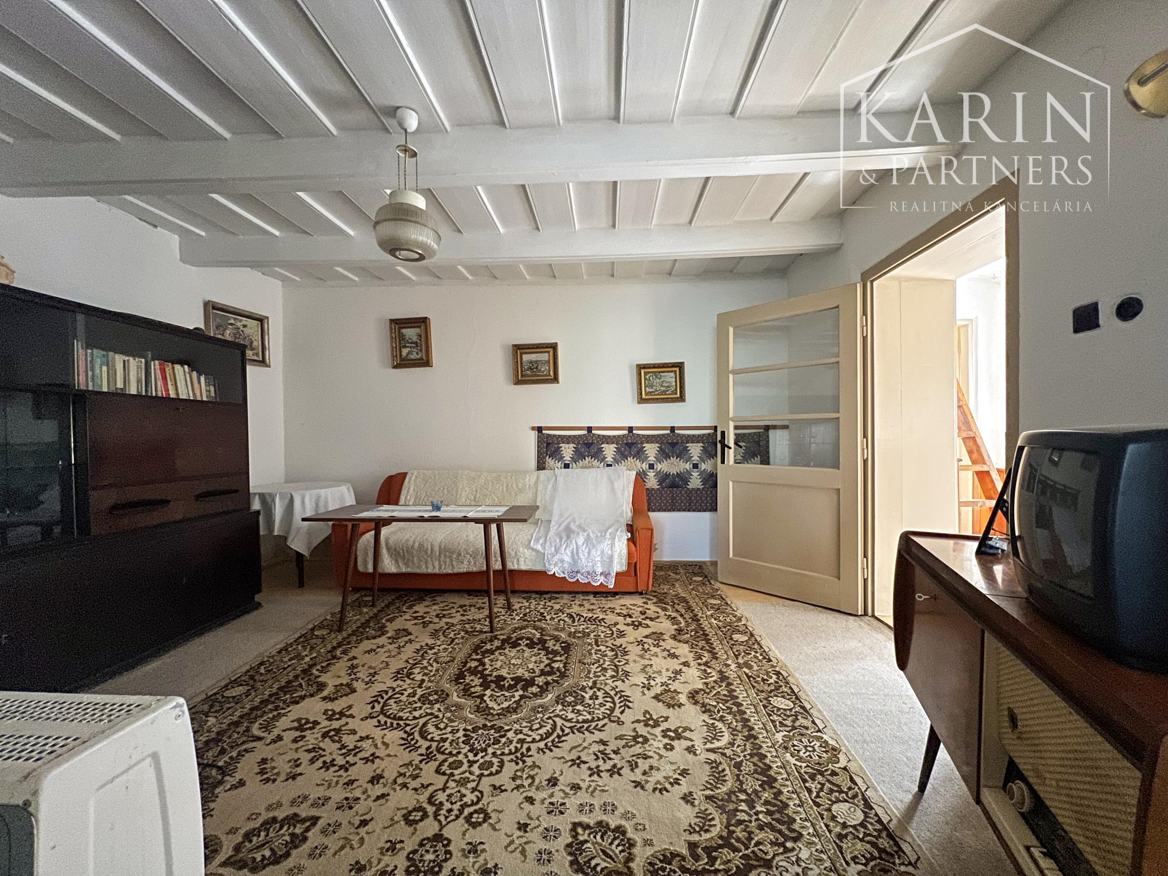 2i tehlový dom s vínnou pivnicou a pozemkom 1250 m²