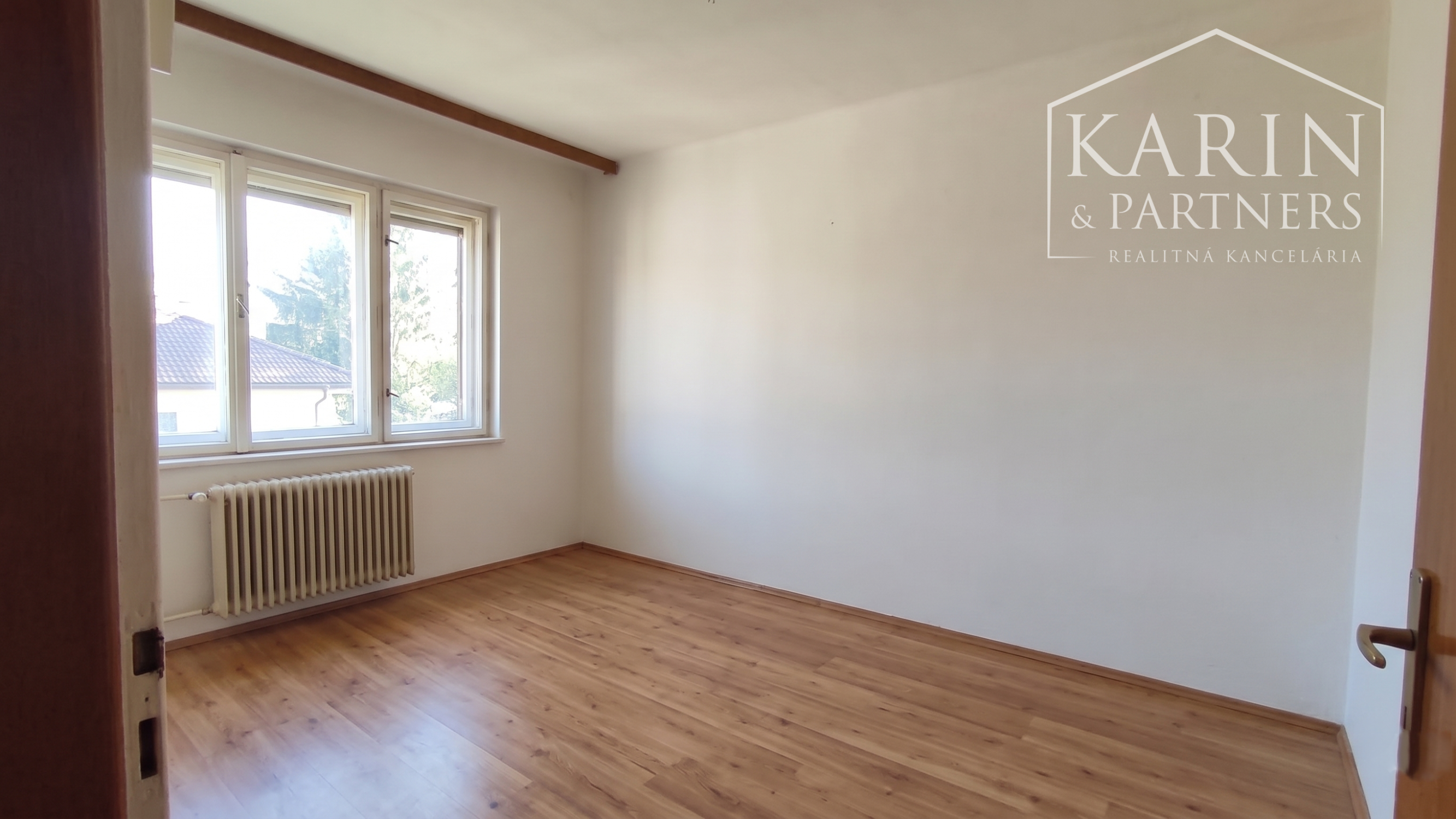 EXKLUZÍVNE na PREDAJ: Rodinný dom 4izbový, garáž, Bánov