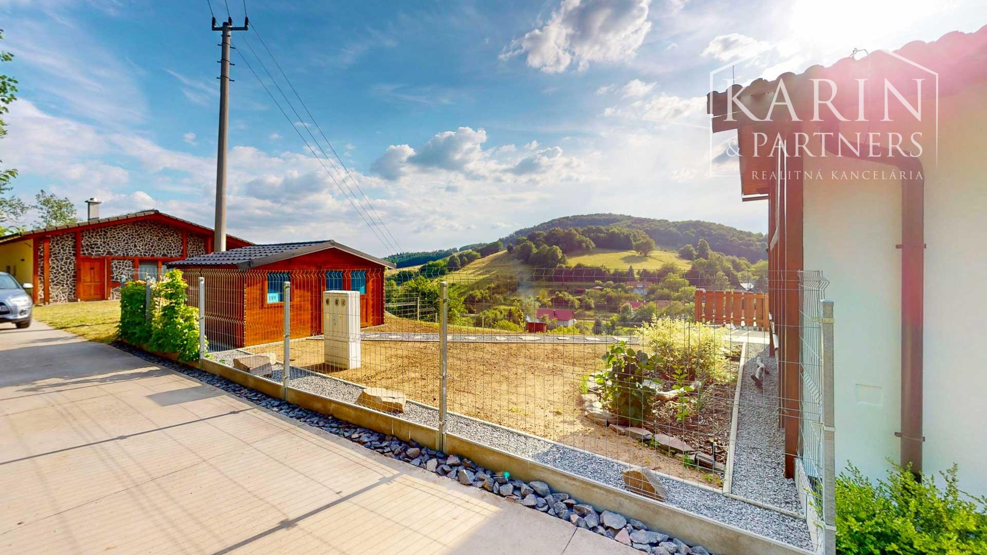 Prémiová novostavba rodinného domu s panoramatickým výhľadom (obec Uhliská) – Ideálna investícia a únik do prírody