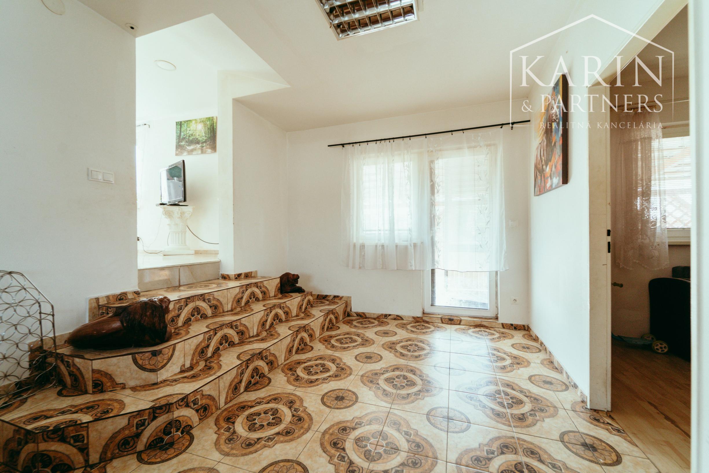 3i RODINNÝ DOM S VEĽKÝM POZEMKOM – GBELY, KOLÓNIA