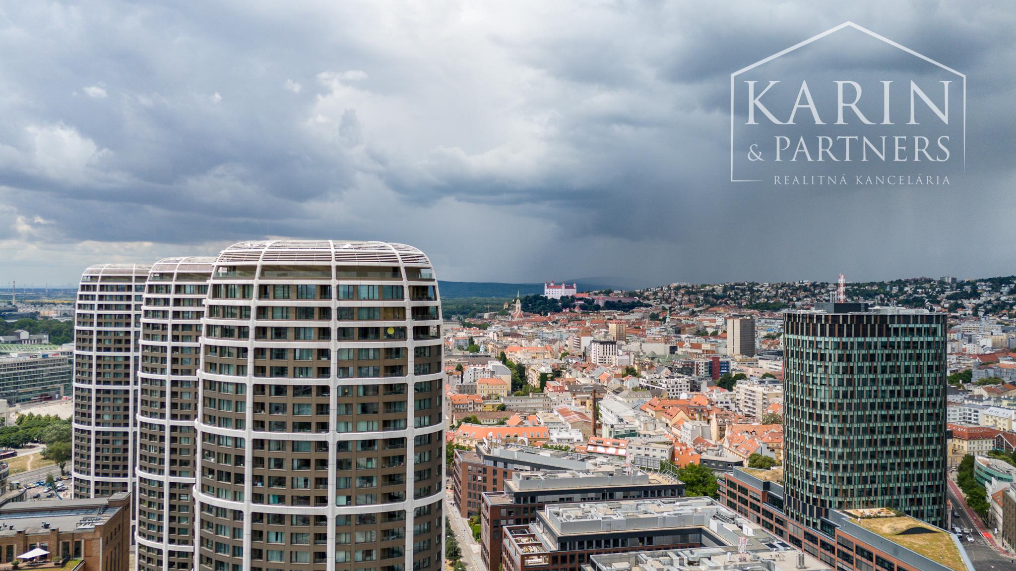 DIZAJNOVO ZARIADENÝ 2I BYT S VÝHĽADOM NA HRAD V PROJEKTE SKY PARK
