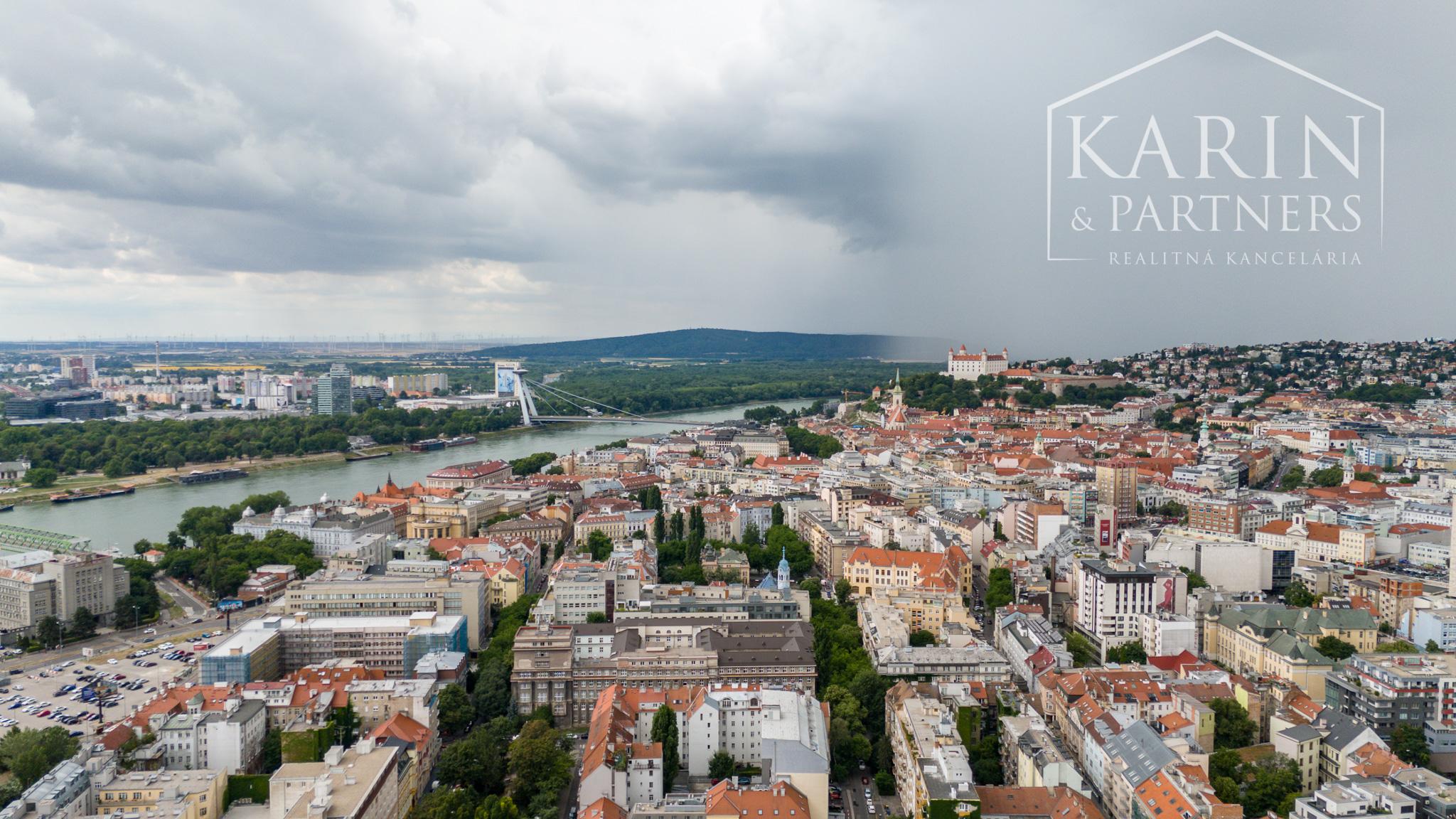 DIZAJNOVO ZARIADENÝ 2I BYT S VÝHĽADOM NA HRAD V PROJEKTE SKY PARK