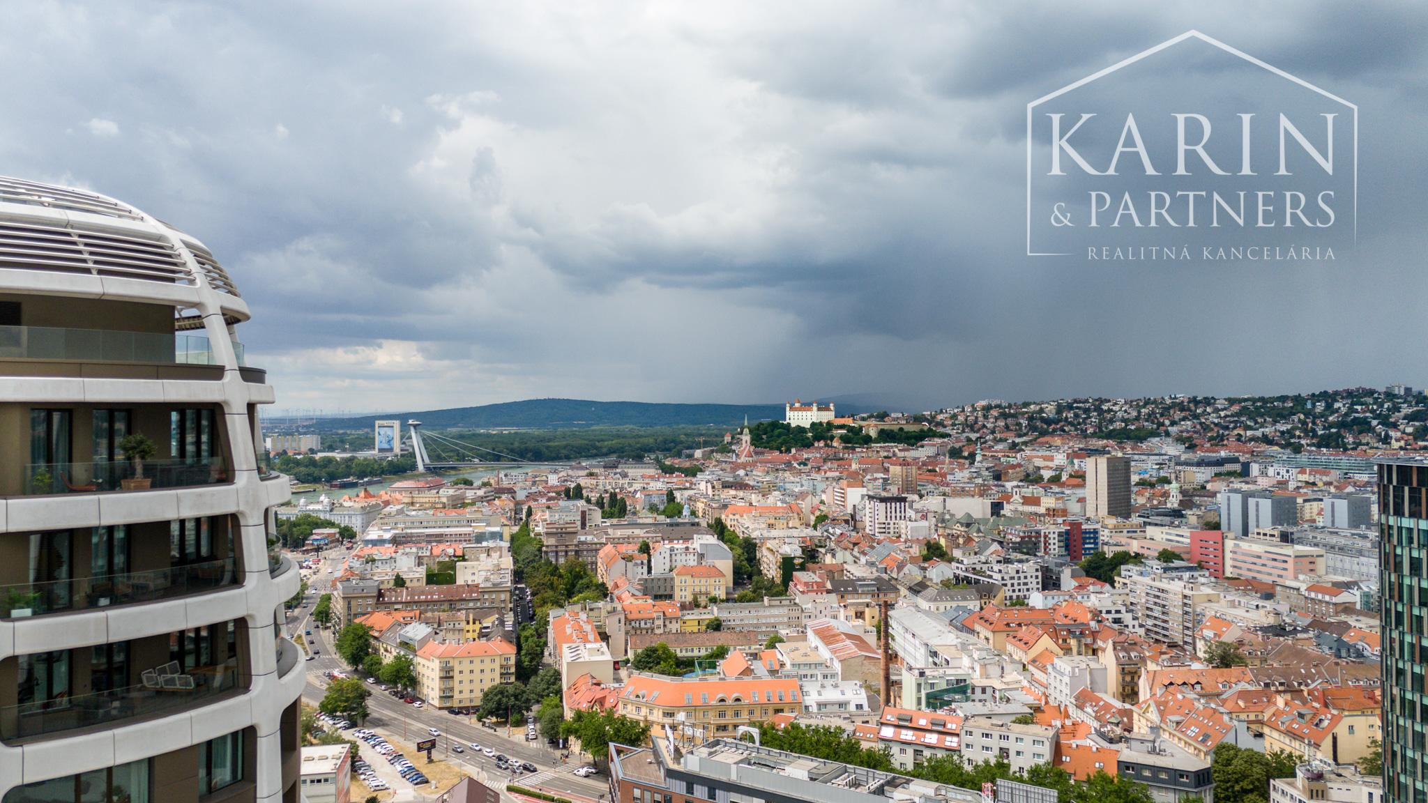 DIZAJNOVO ZARIADENÝ 2I BYT S VÝHĽADOM NA HRAD V PROJEKTE SKY PARK