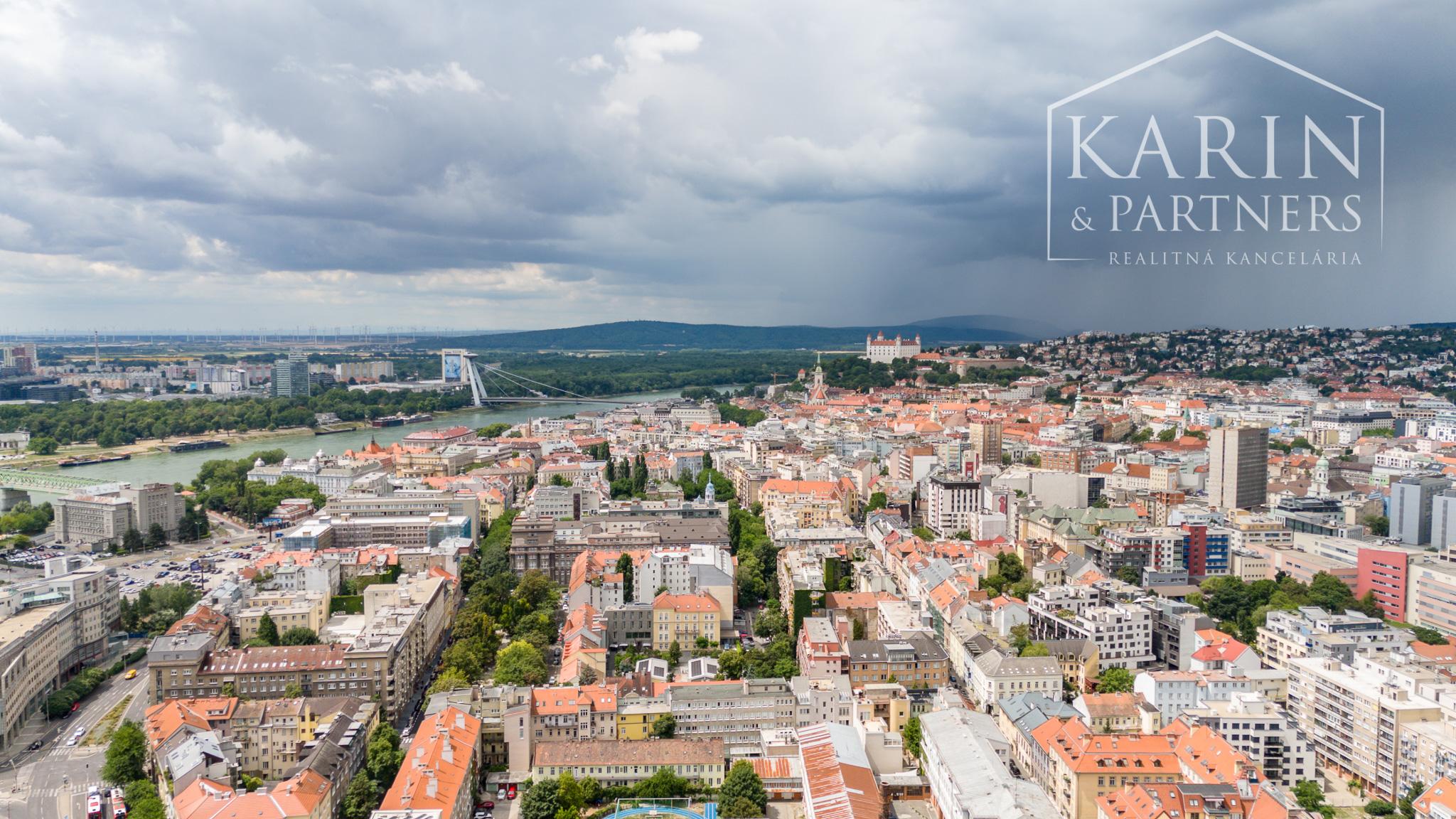 DIZAJNOVO ZARIADENÝ 2I BYT S VÝHĽADOM NA HRAD V PROJEKTE SKY PARK